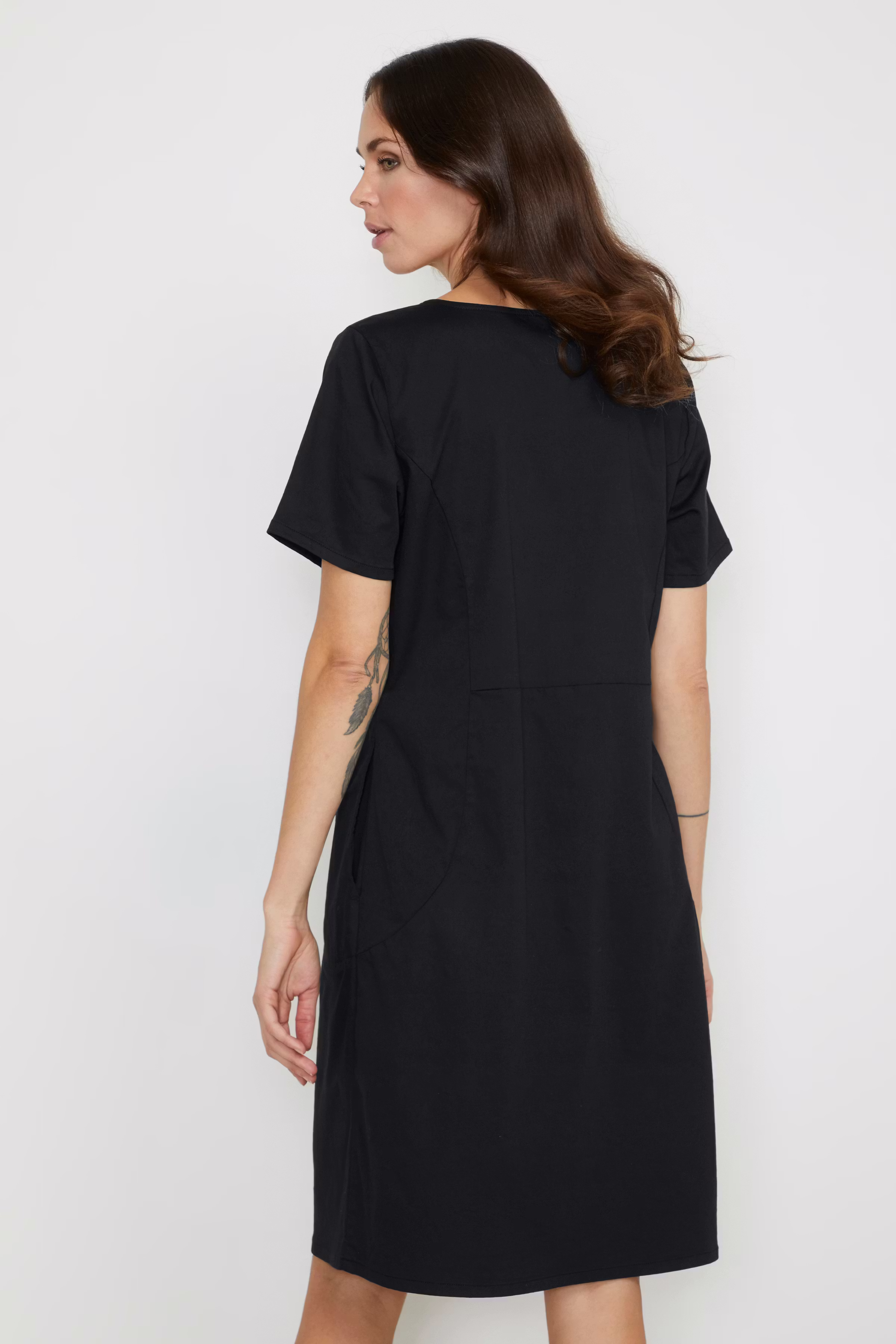 KAlea Kjole LOOKBOOK BACK 10506803-100121