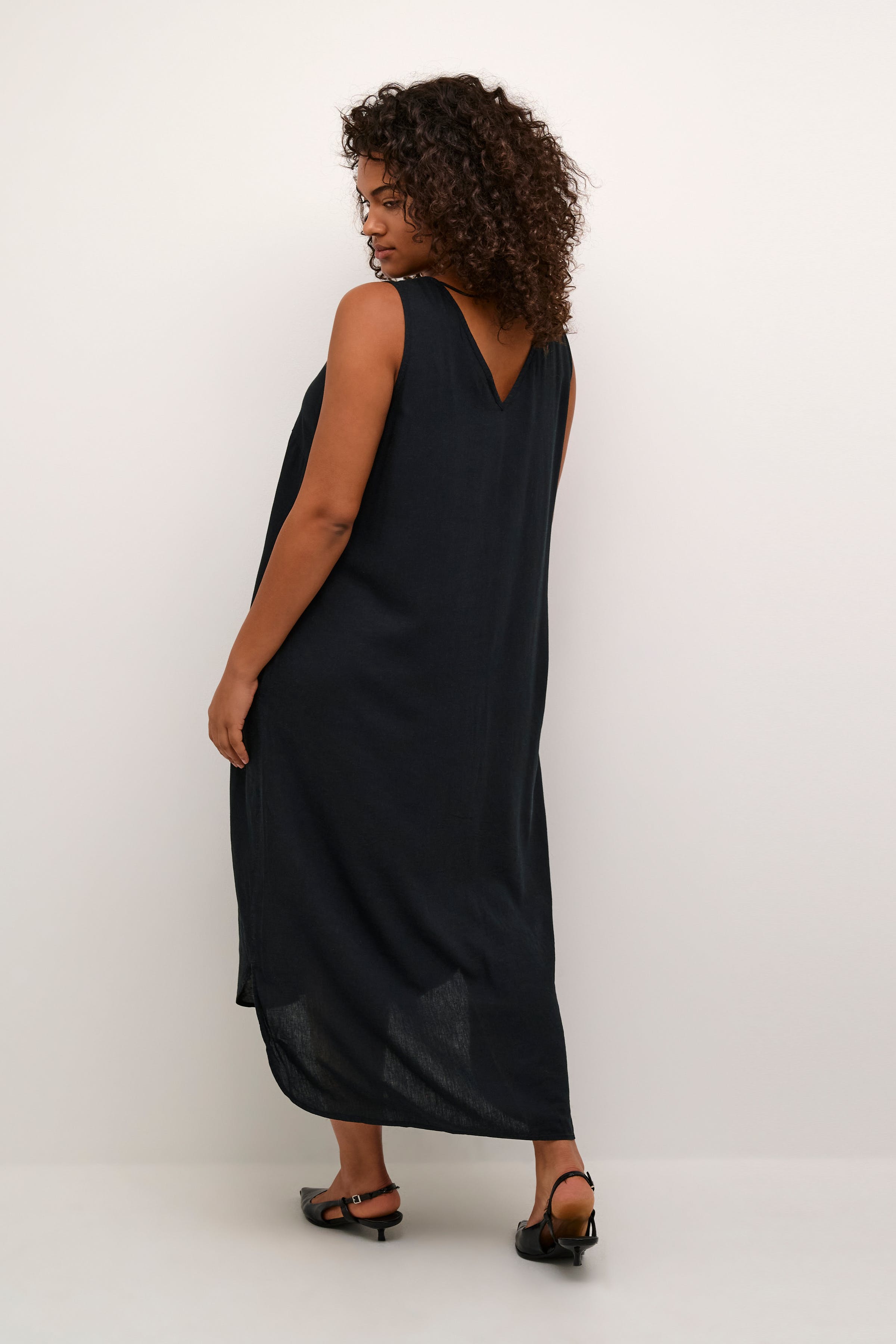 KCmille Linen Dress LOOKBOOK FRONT 10582214-100121