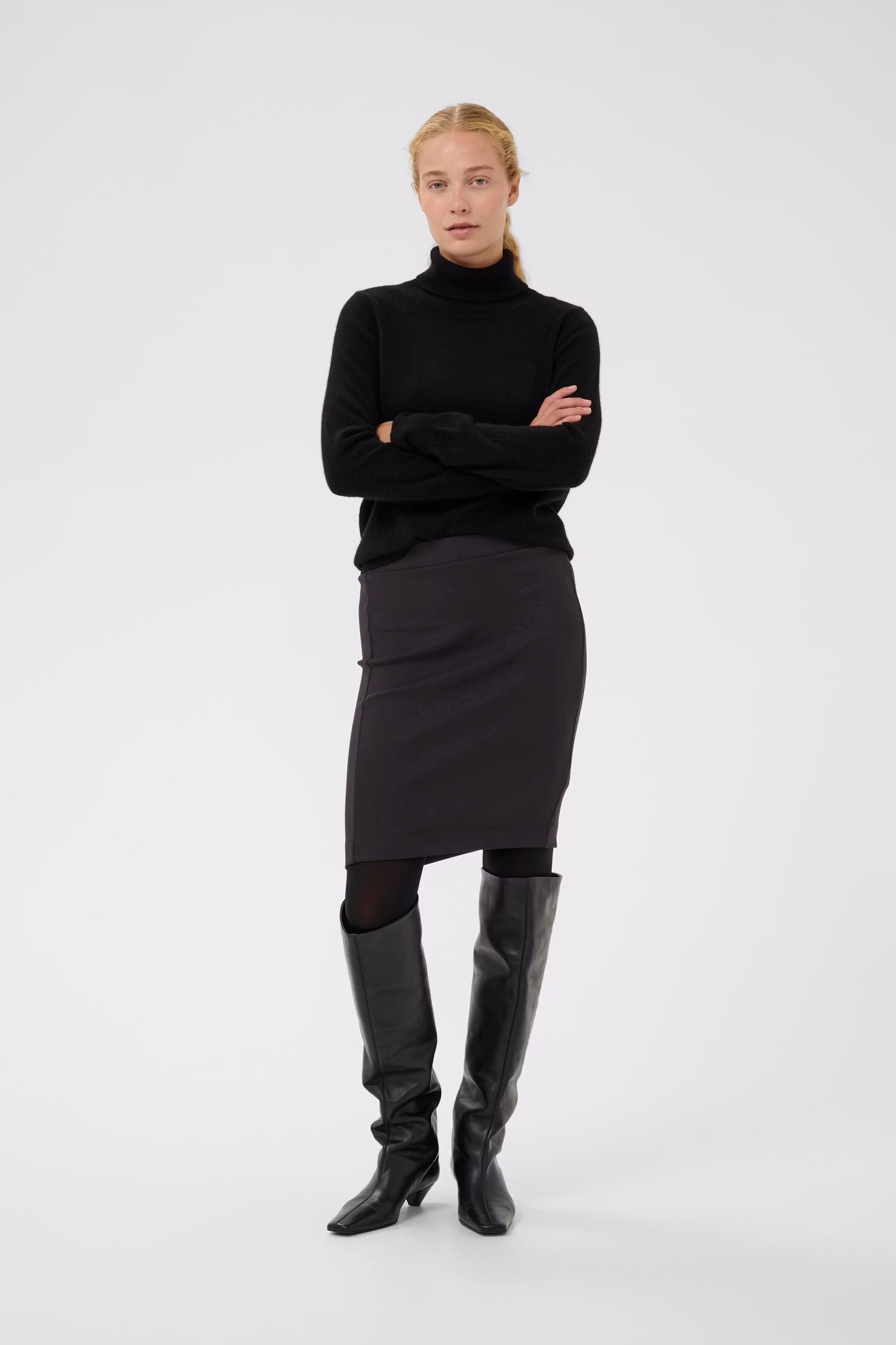 KaronyIW Skirt LOOKBOOK FRONT 30110733-194008