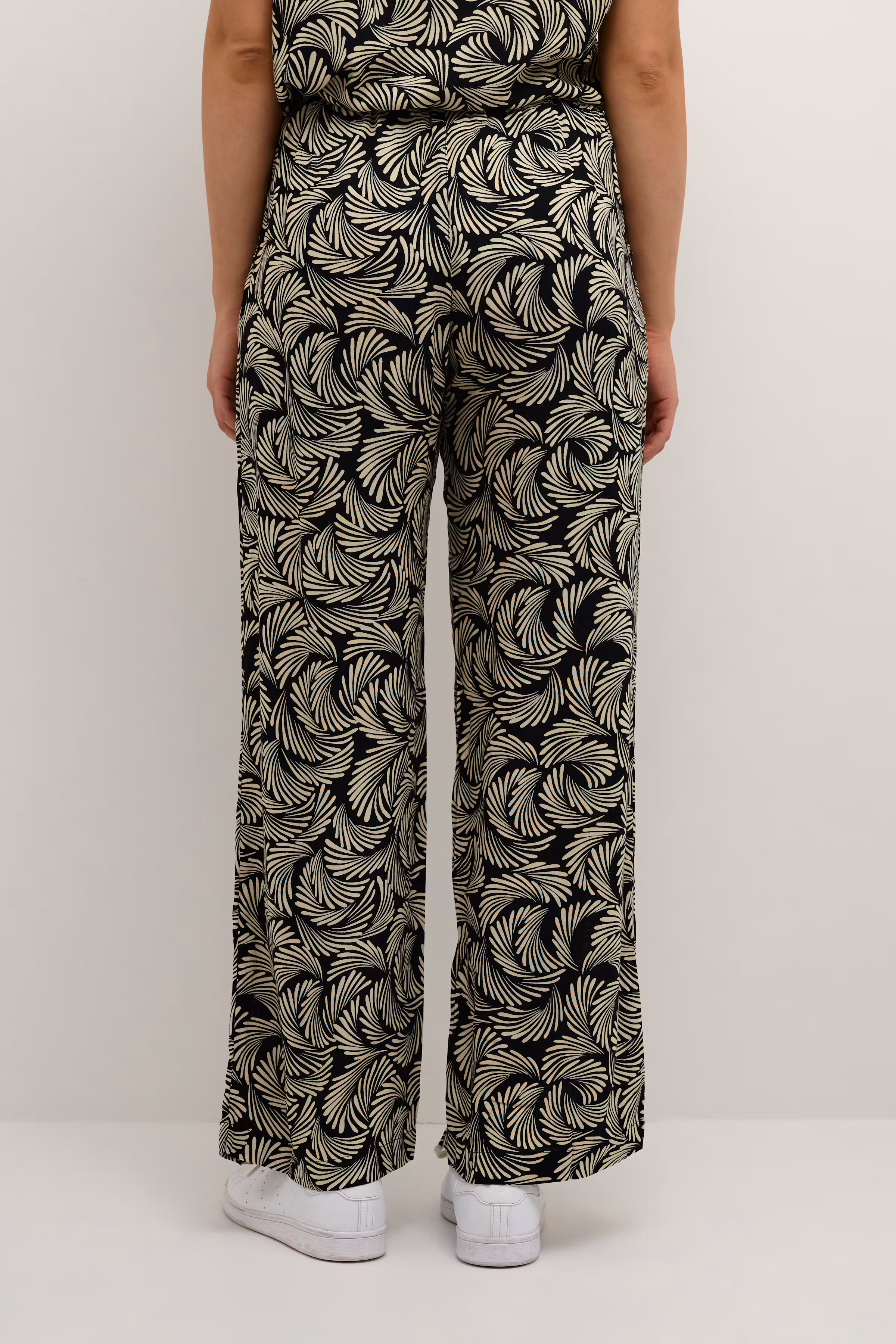 KAmarta Bukser LOOKBOOK BACK 10507647-104492