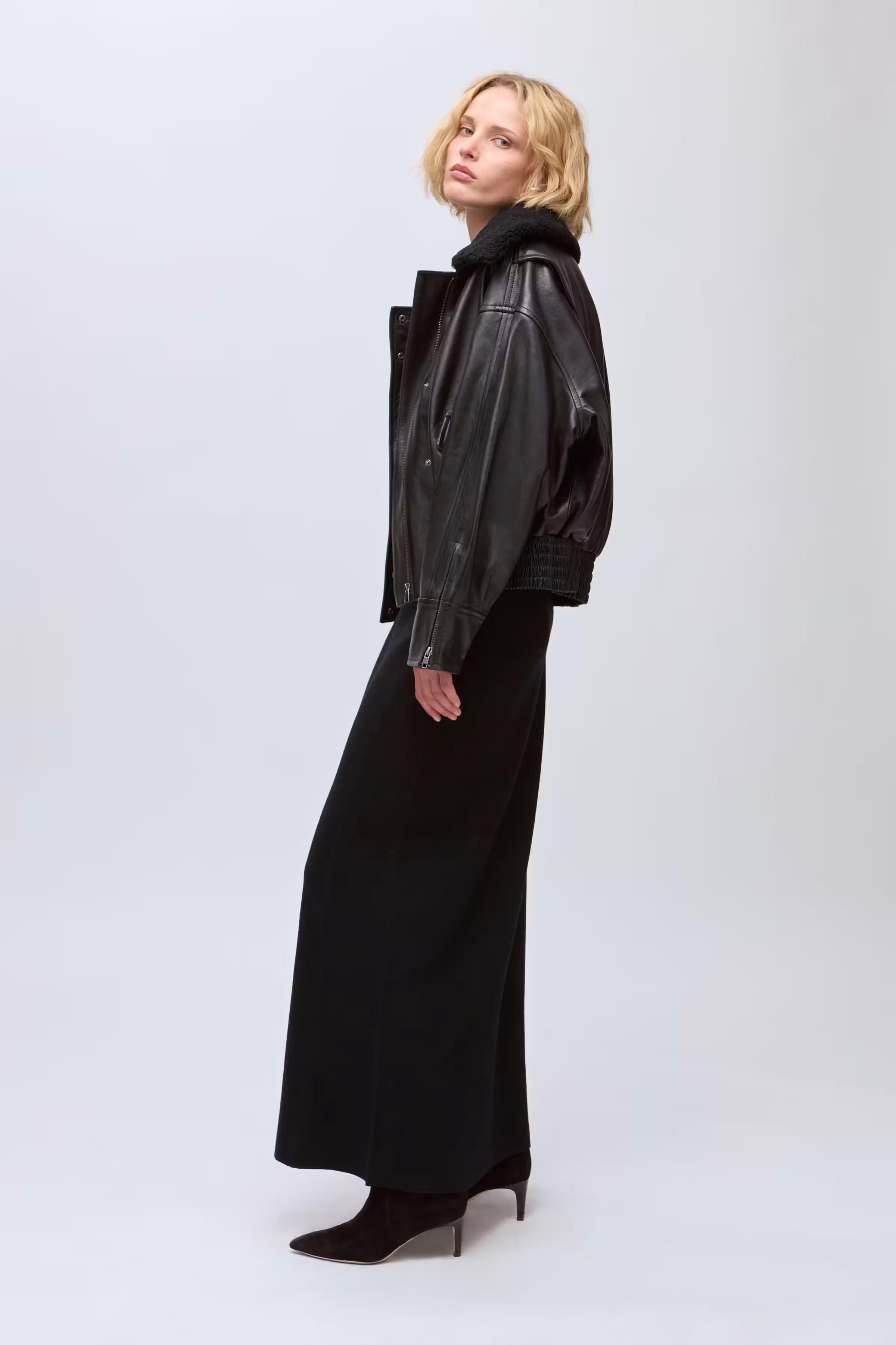 IOLaila Bovenkleding LOOKBOOK FRONT 30600079-BK999