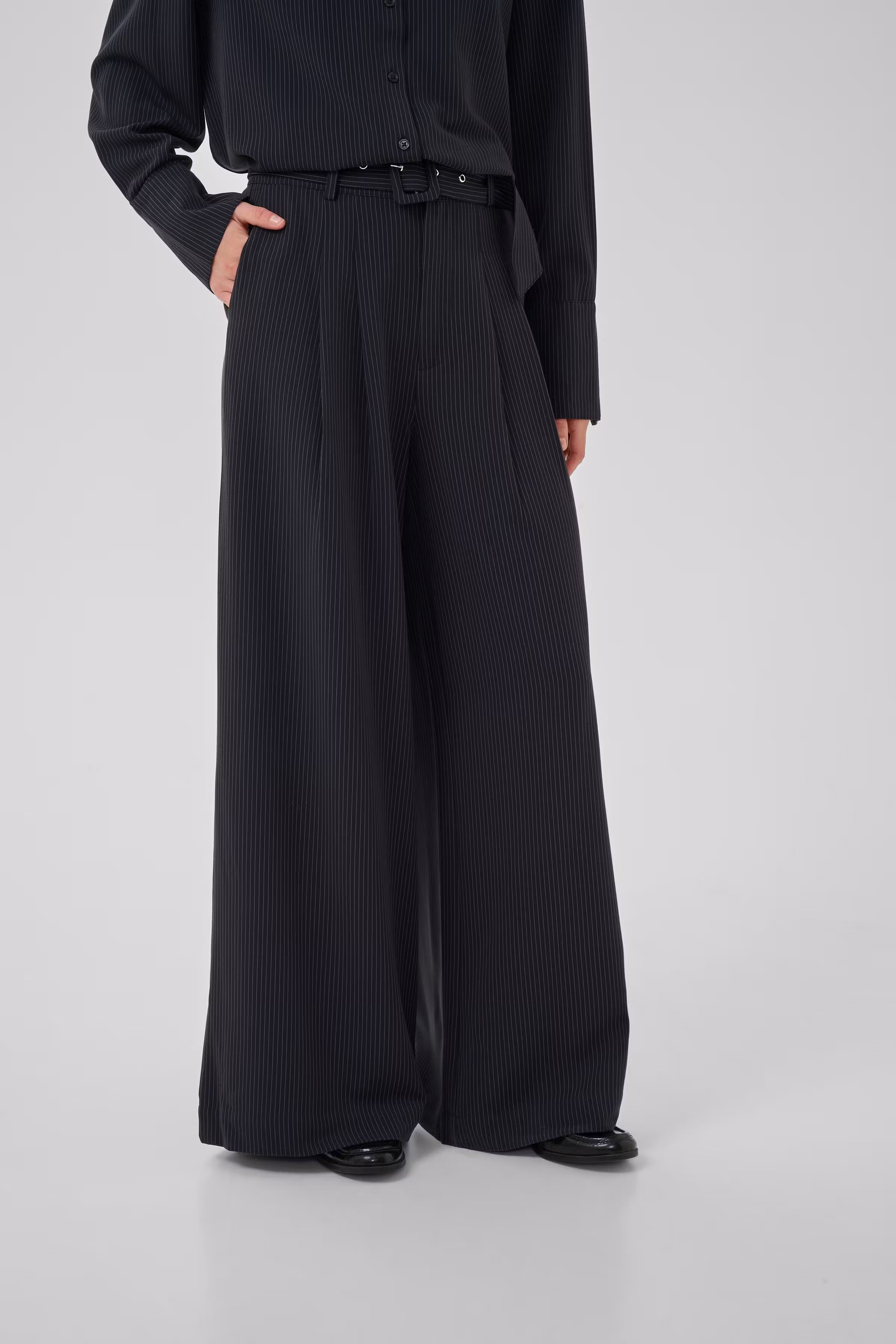 VittaMW Broek LOOKBOOK FRONT 10704999-107047