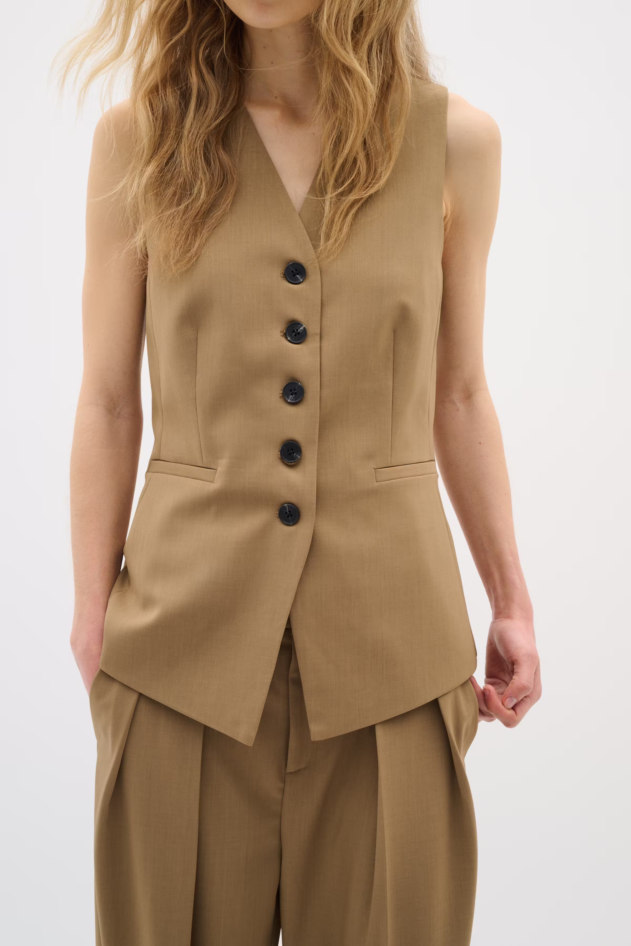 BriettaIW Väst LOOKBOOK FRONT 30110961-1808401