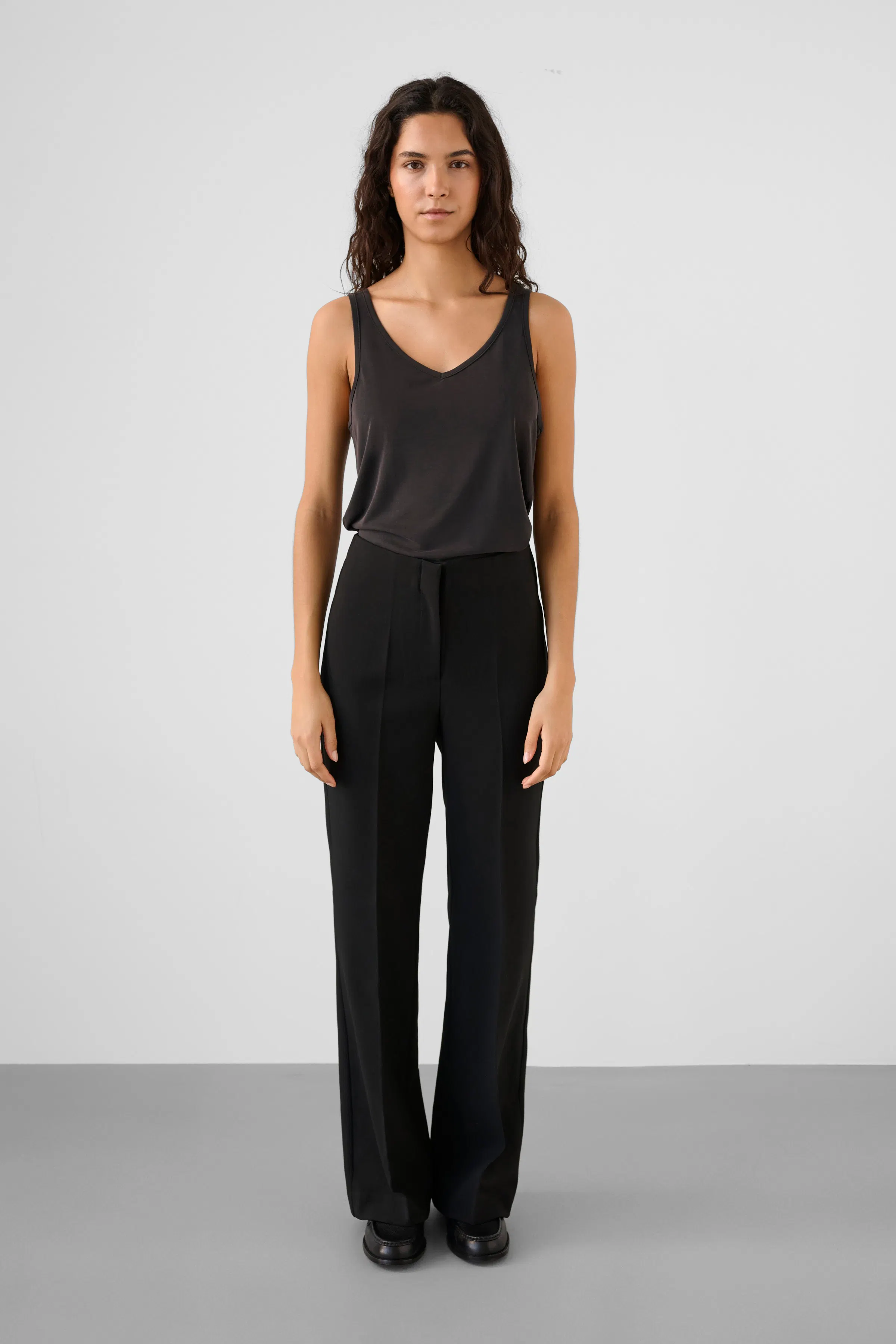 SLColumbine Top LOOKBOOK FRONT 30404199-40050