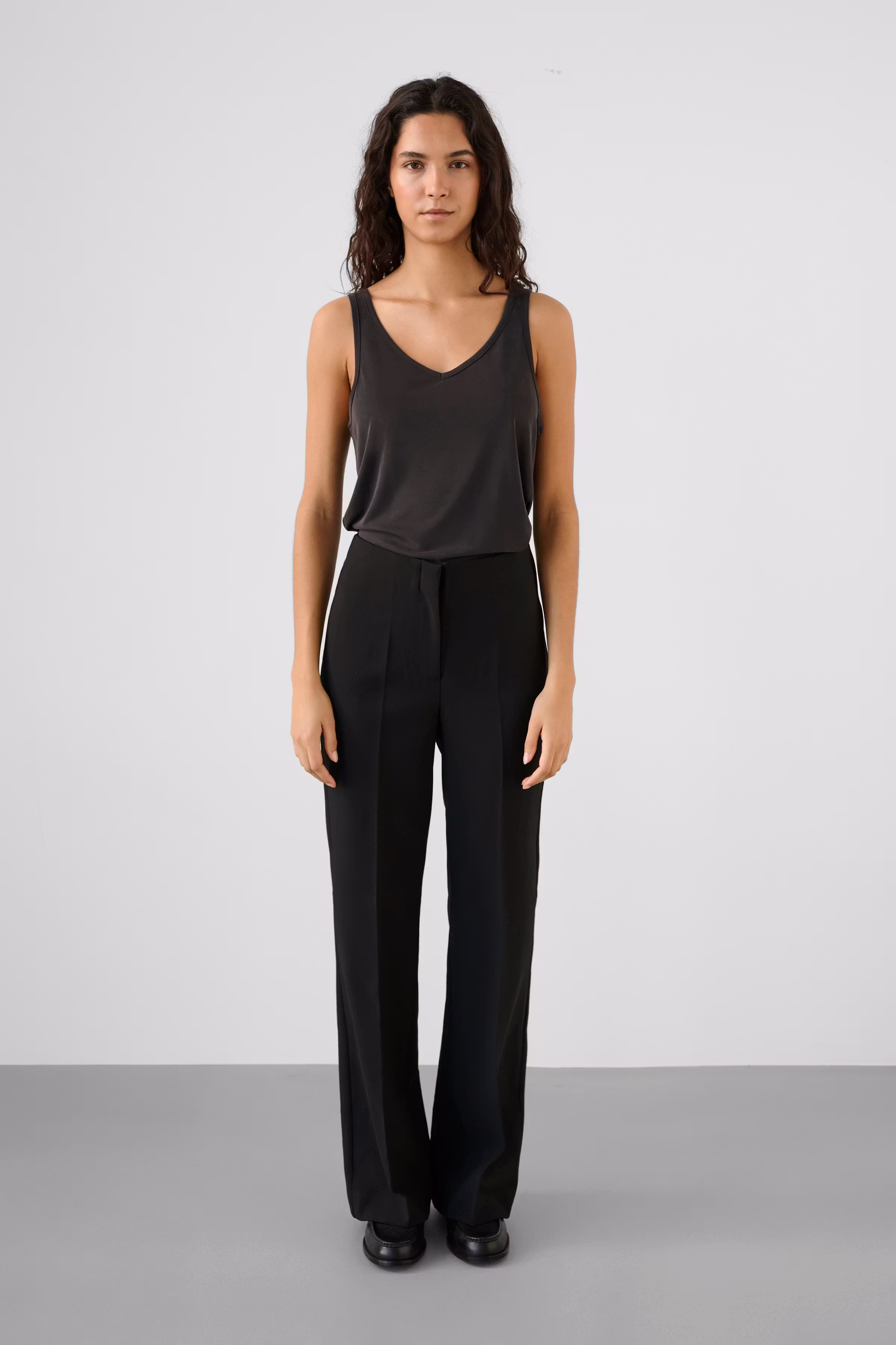 SLColumbine Top LOOKBOOK FRONT 30404199-40050