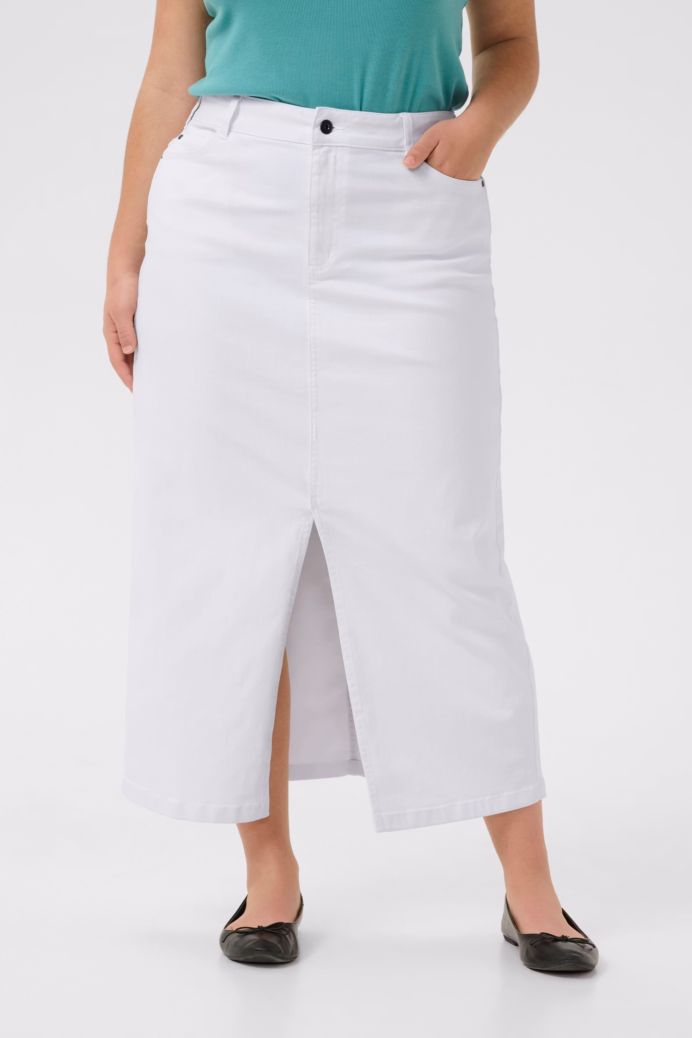 KCzeline Denim Skirt LOOKBOOK FRONT 10583368-110602