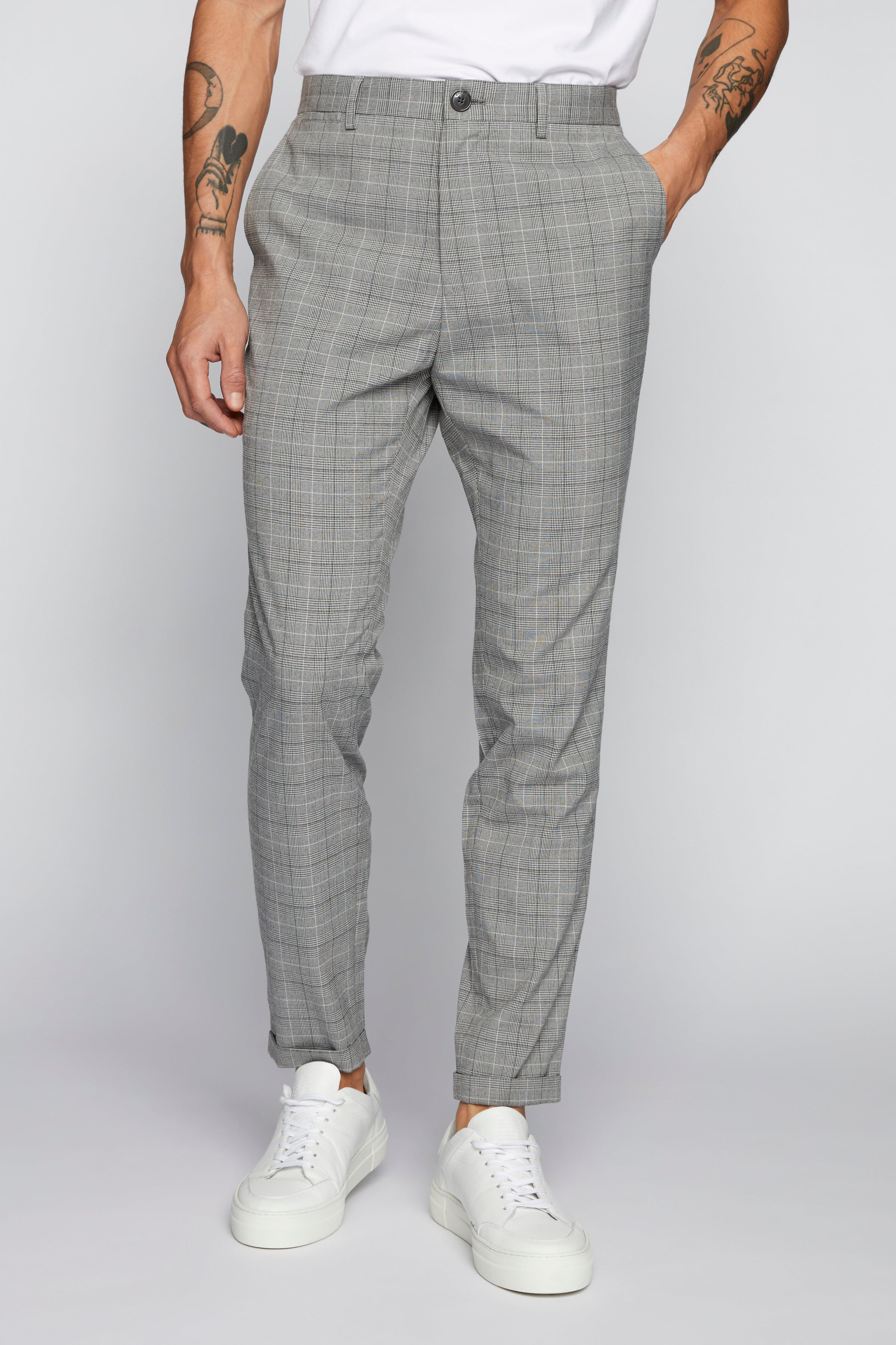 MAliam Hose LOOKBOOK FRONT 30206688-163915