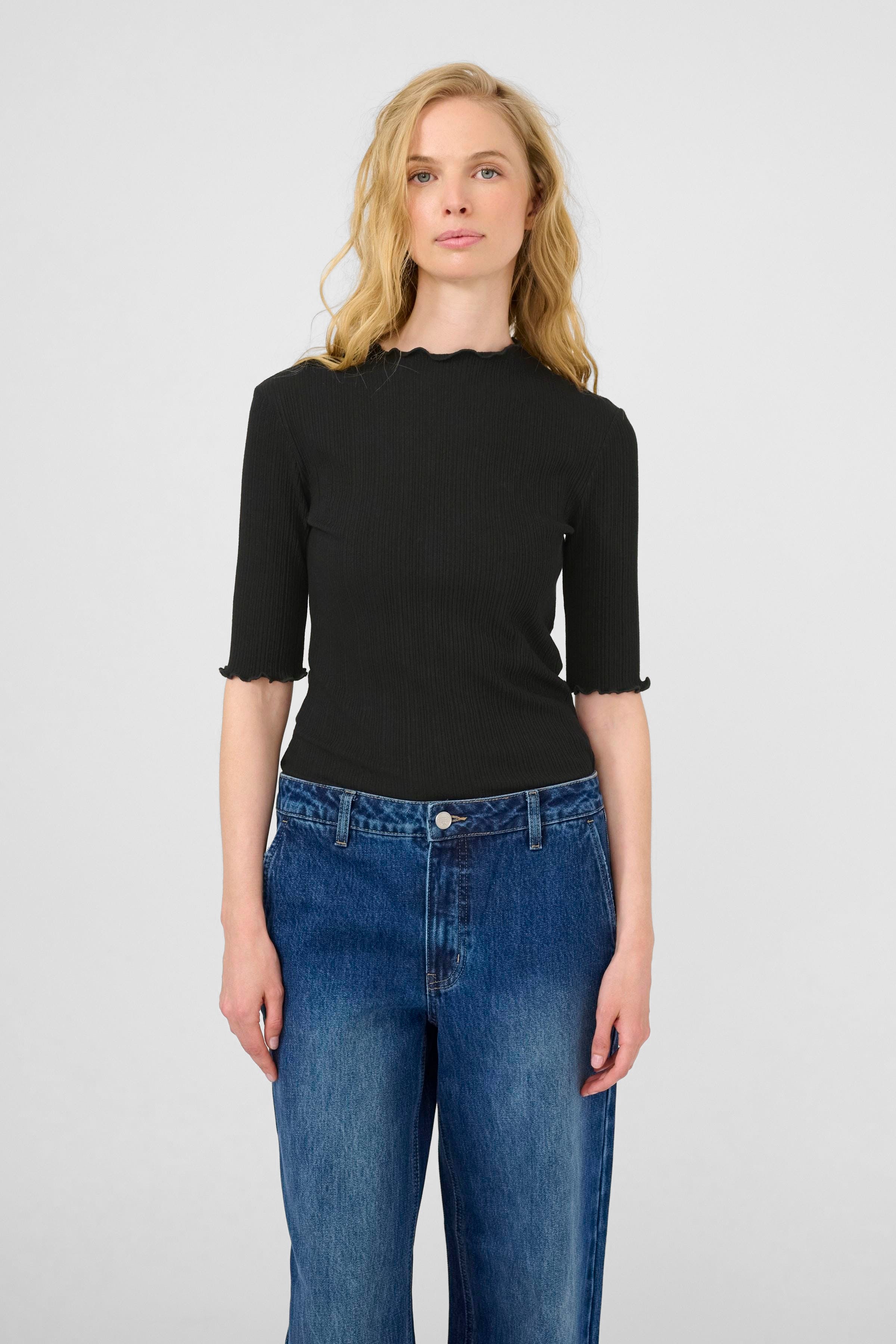 CandaceKB T-shirt LOOKBOOK FRONT 10103315-194008