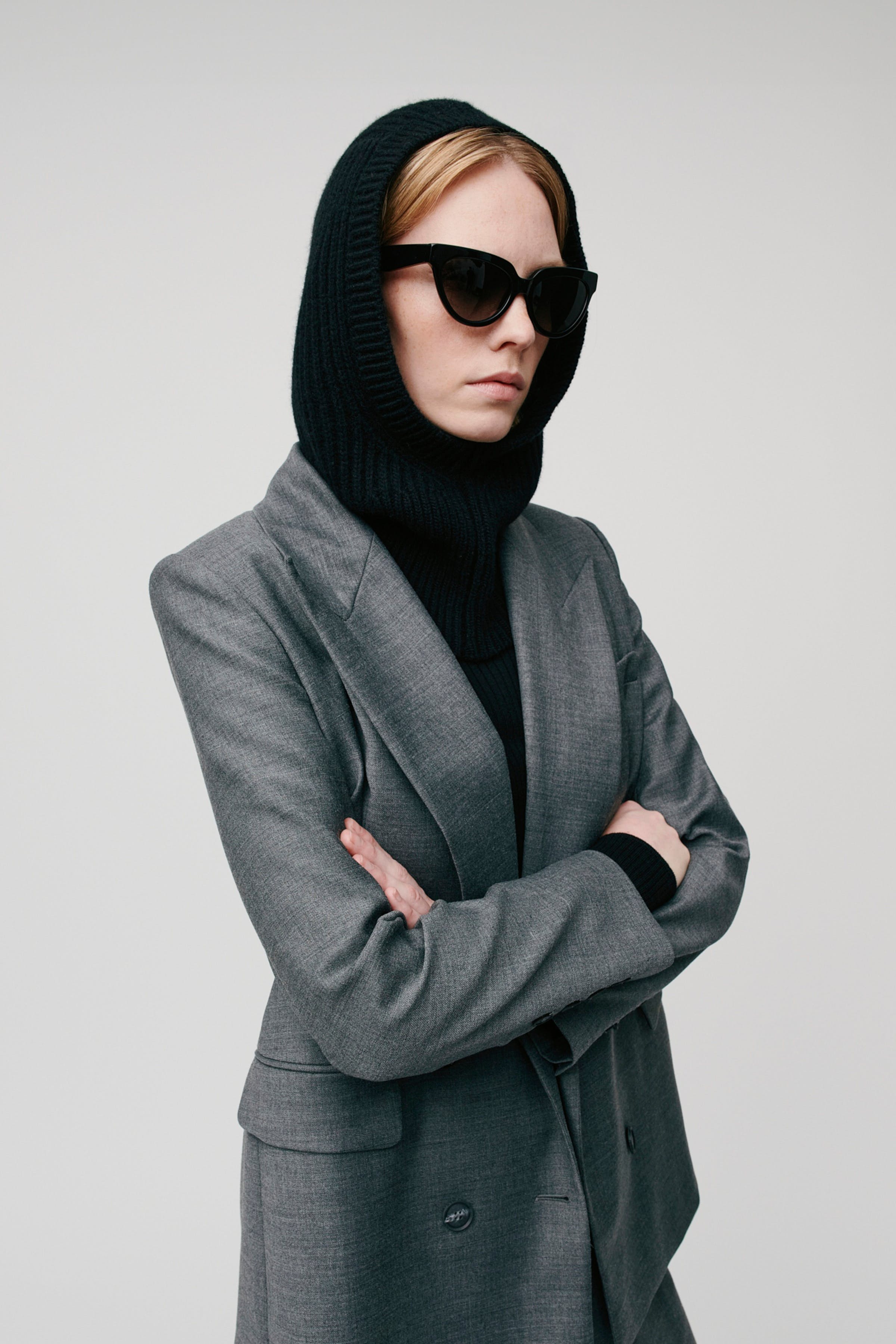 IOANNIE LEE BALACLAVA LOOKBOOK FRONT 30600717-BK999