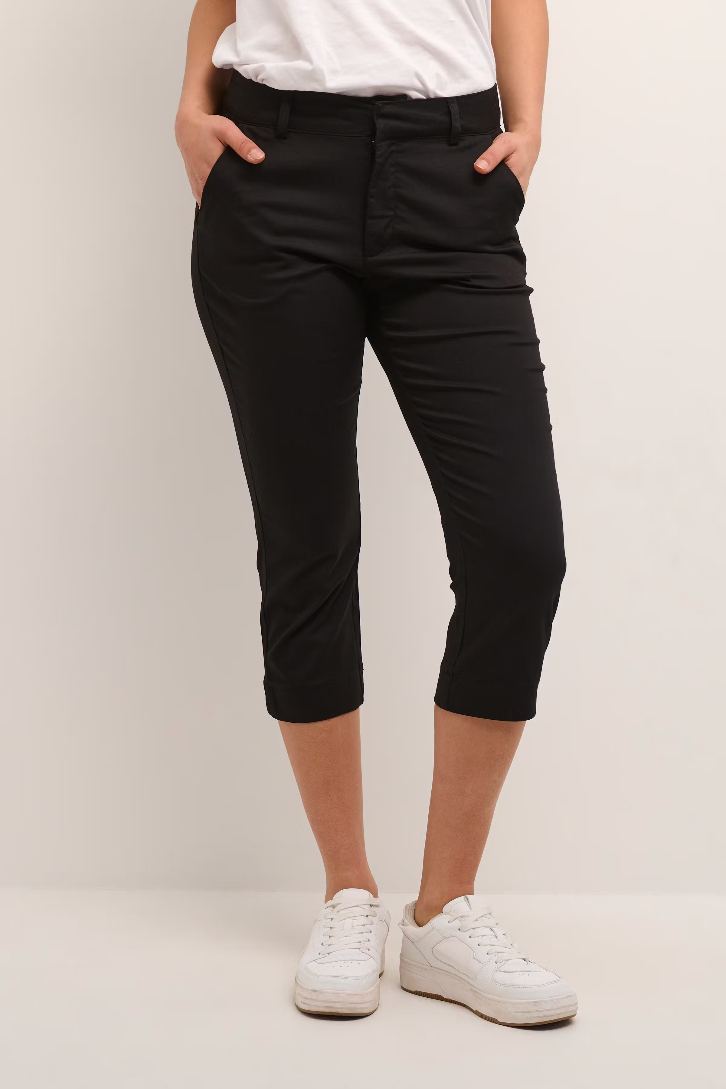 KAlea Pantalon Capri LOOKBOOK FRONT 10506815-100121