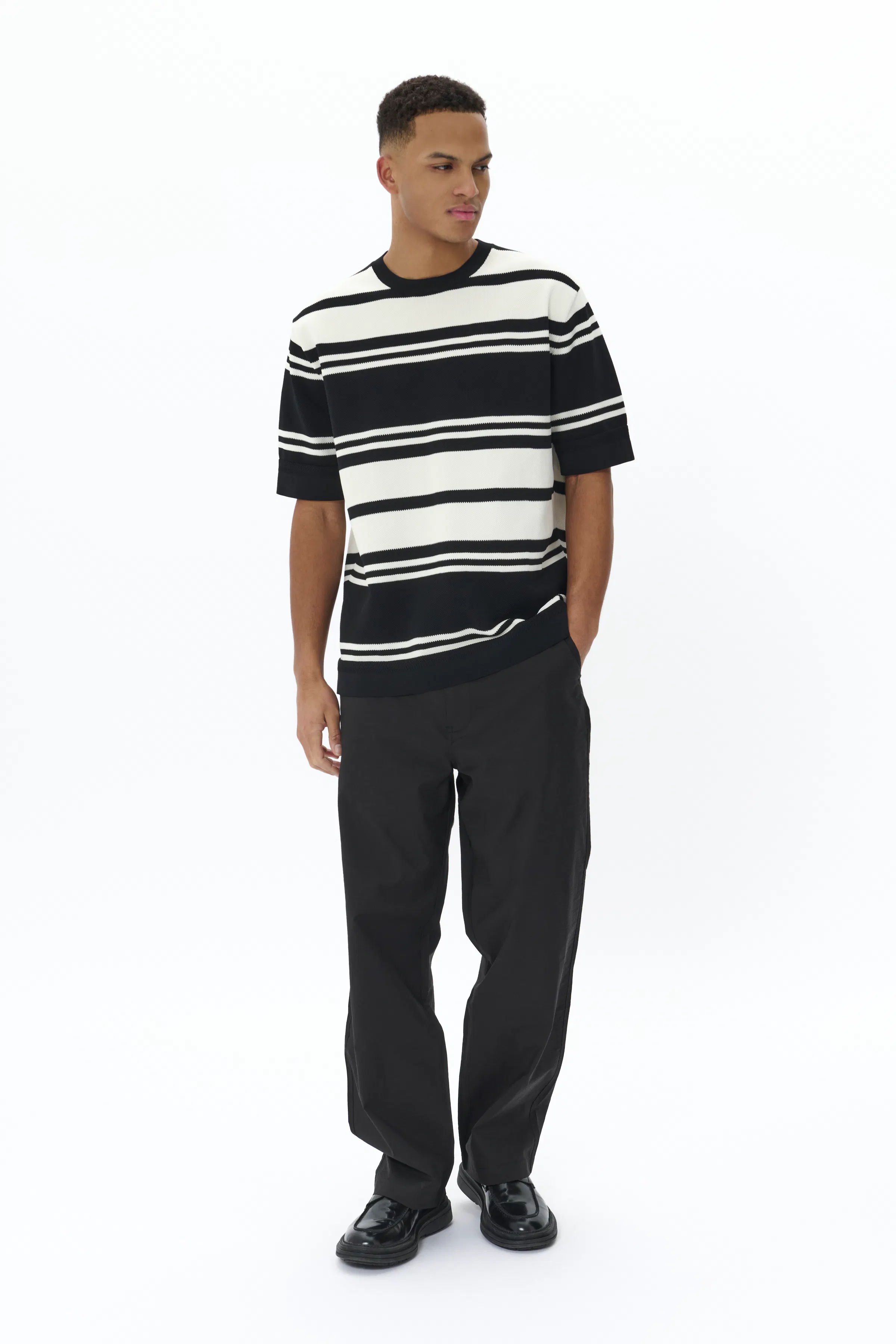 MAtrivolt Pullover LOOKBOOK FRONT 30208110-300275