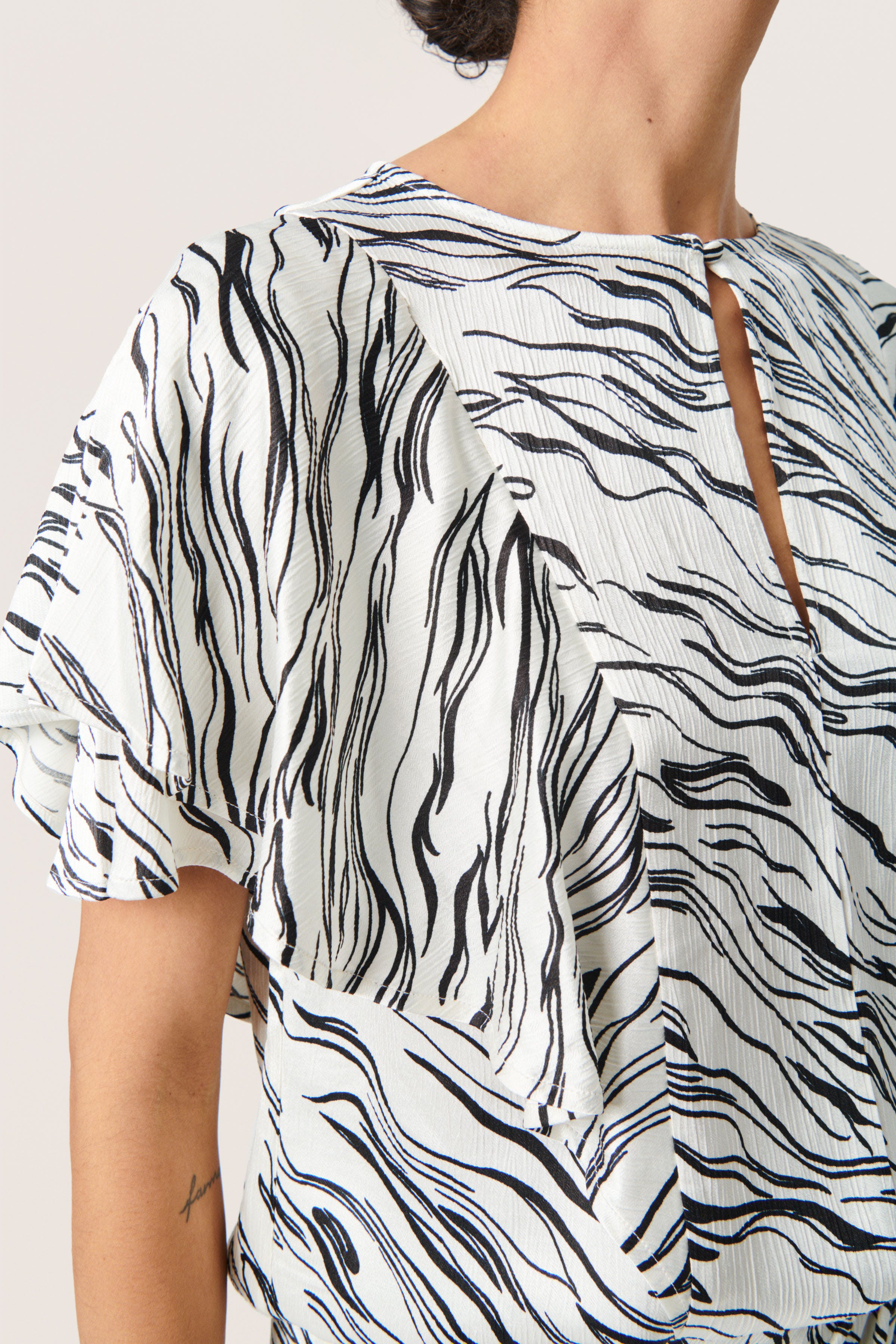 SLVinka Blus LOOKBOOK DETAIL 30407387-302705