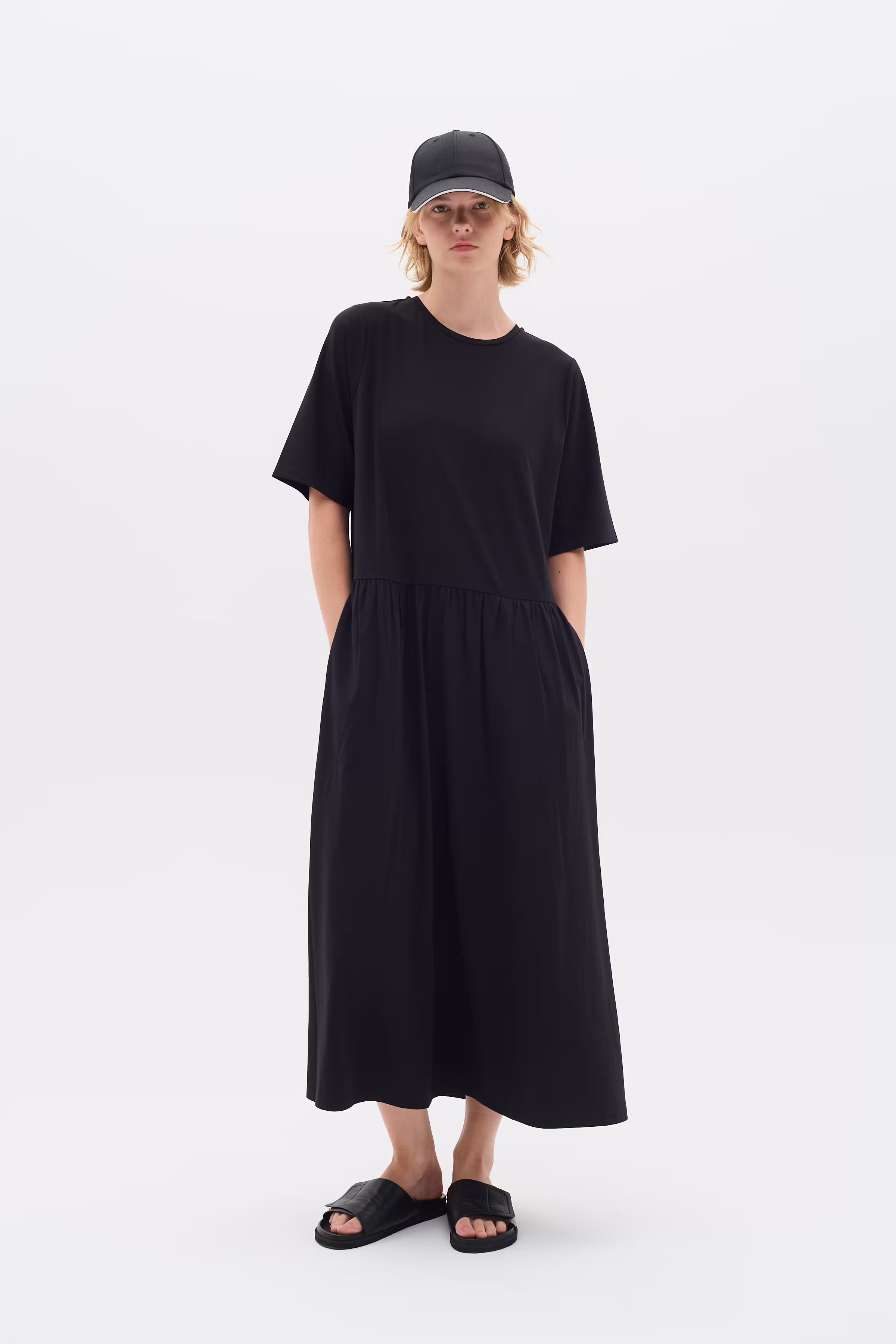 HivieraIW Kjole LOOKBOOK FRONT 30110390-194008