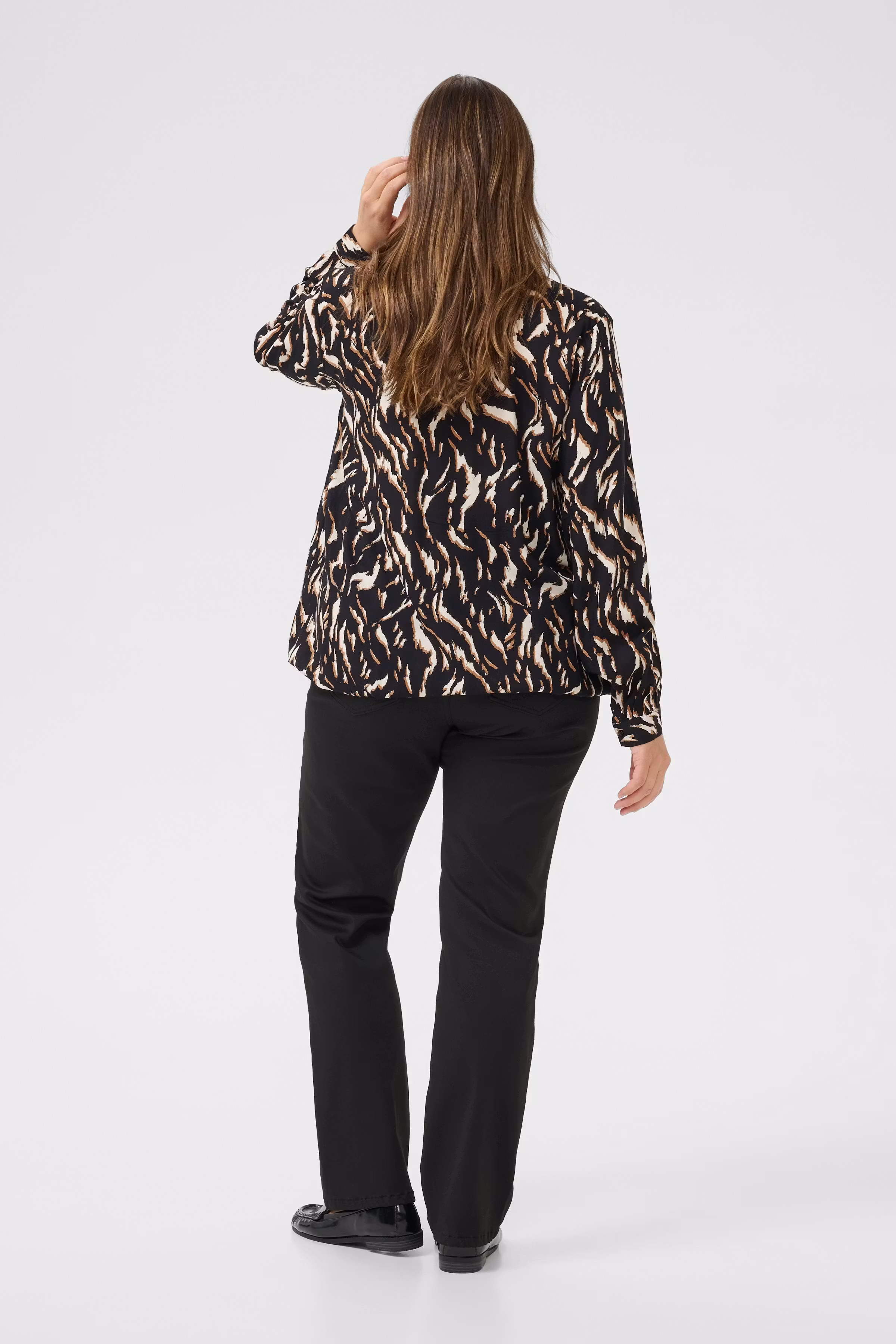 KCdiana Blouse LOOKBOOK BACK 10581815-108271