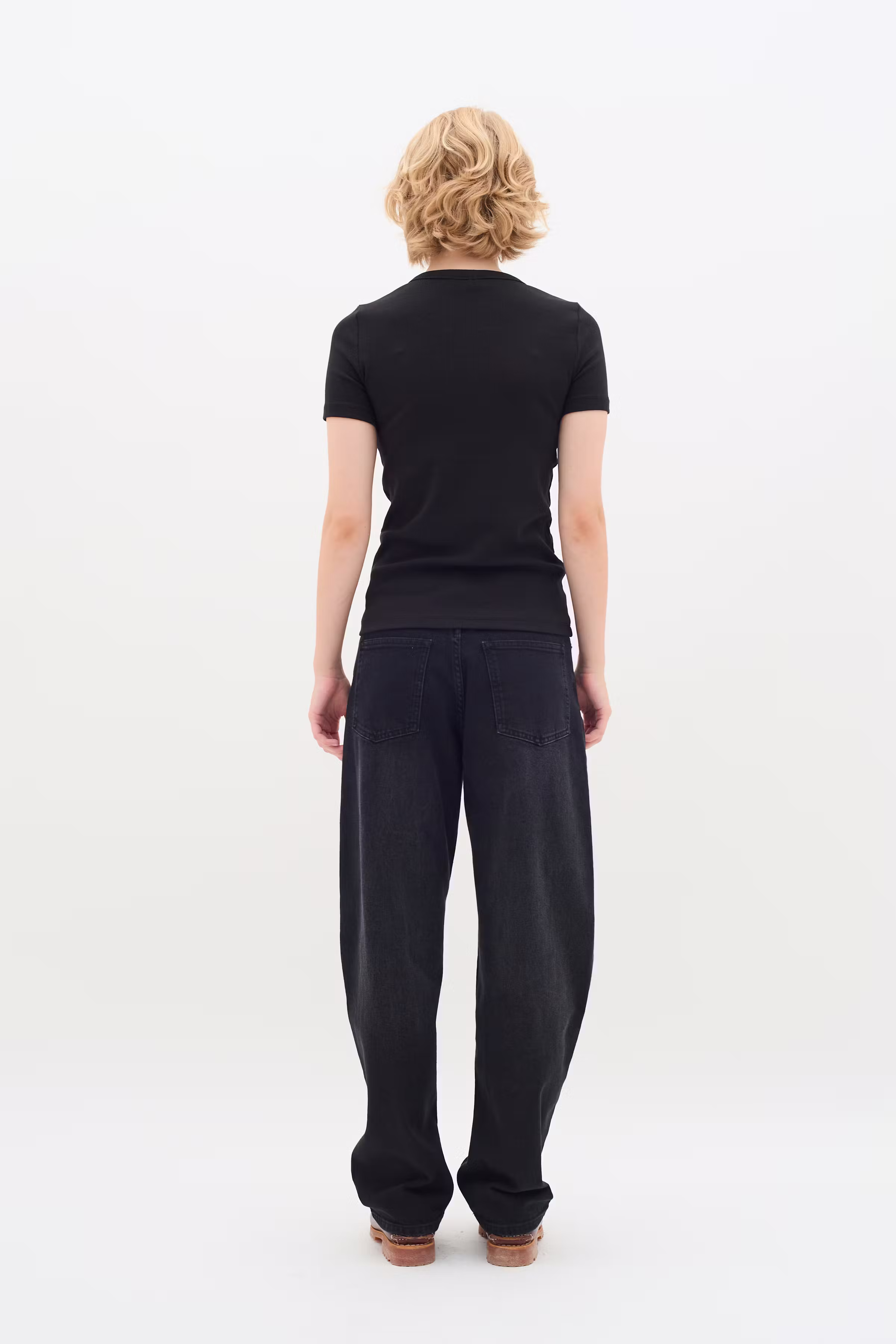 LolahIW Base T-shirt LOOKBOOK BACK 30109346-194008