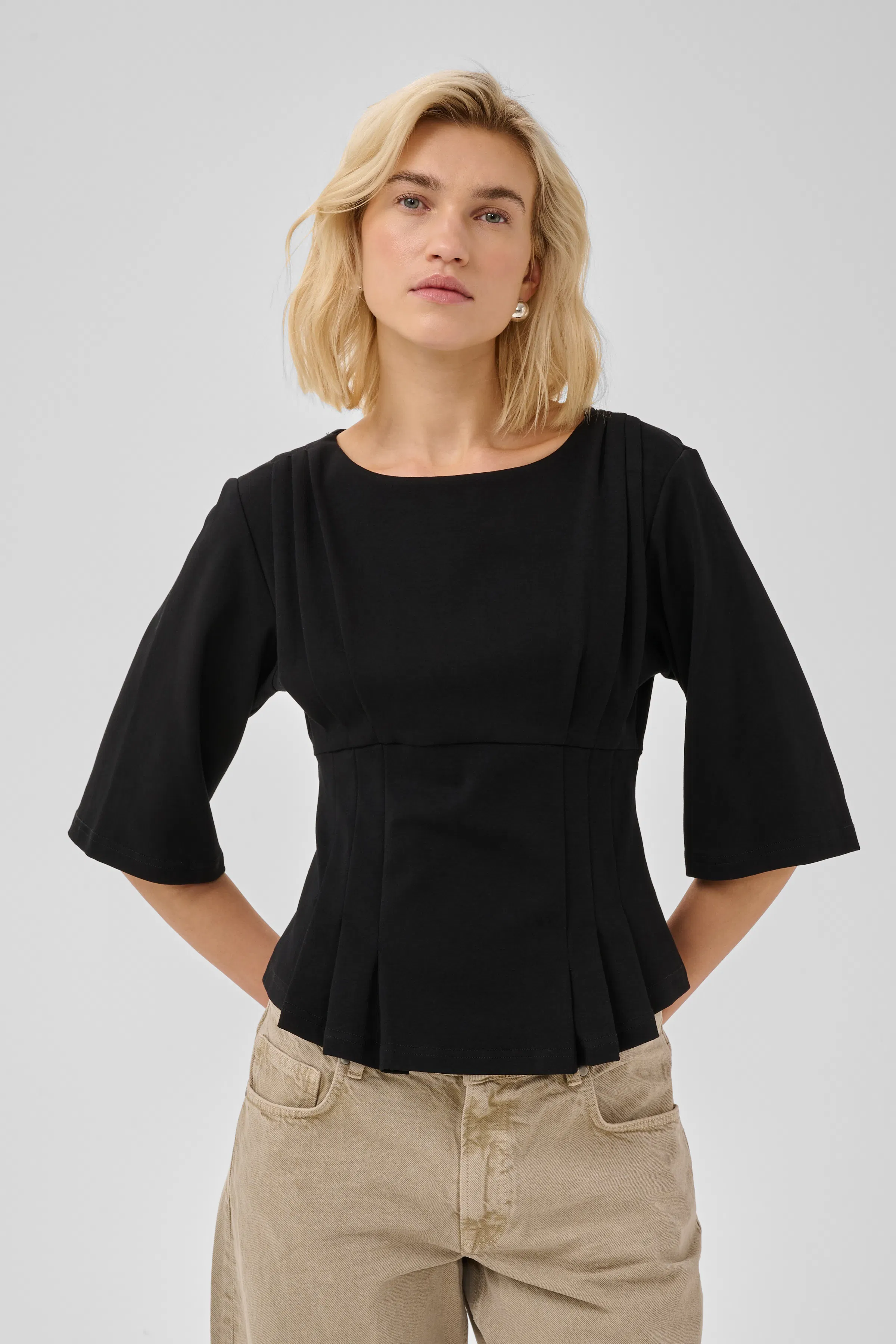 MWApir T-shirt LOOKBOOK FRONT 10705651-100031