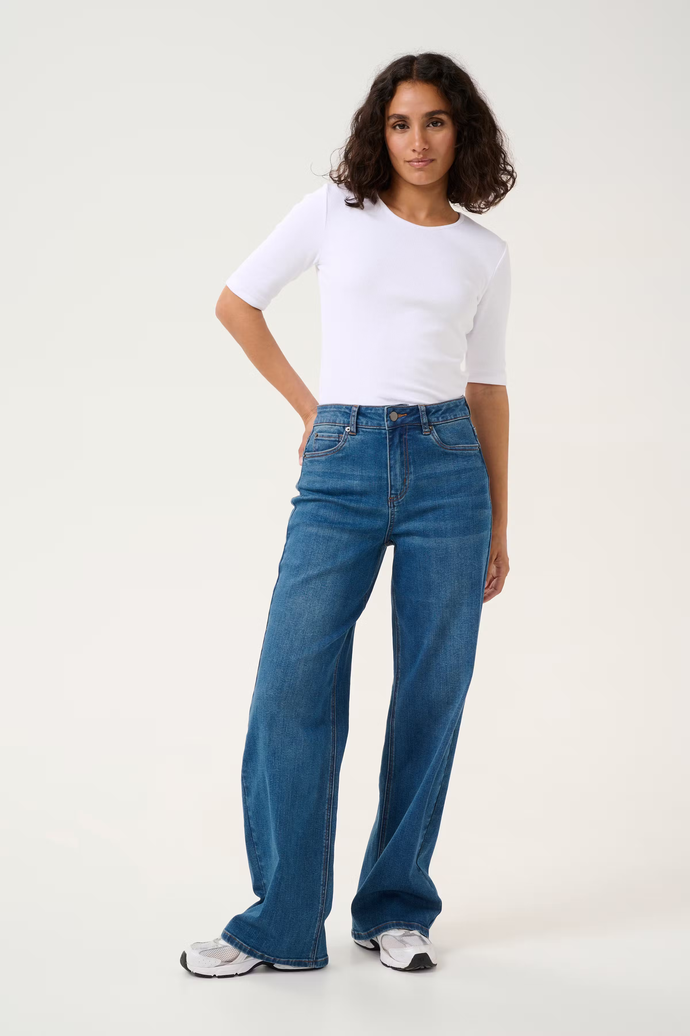 KAsinem Straight Jeans LOOKBOOK FRONT 10509518-102272