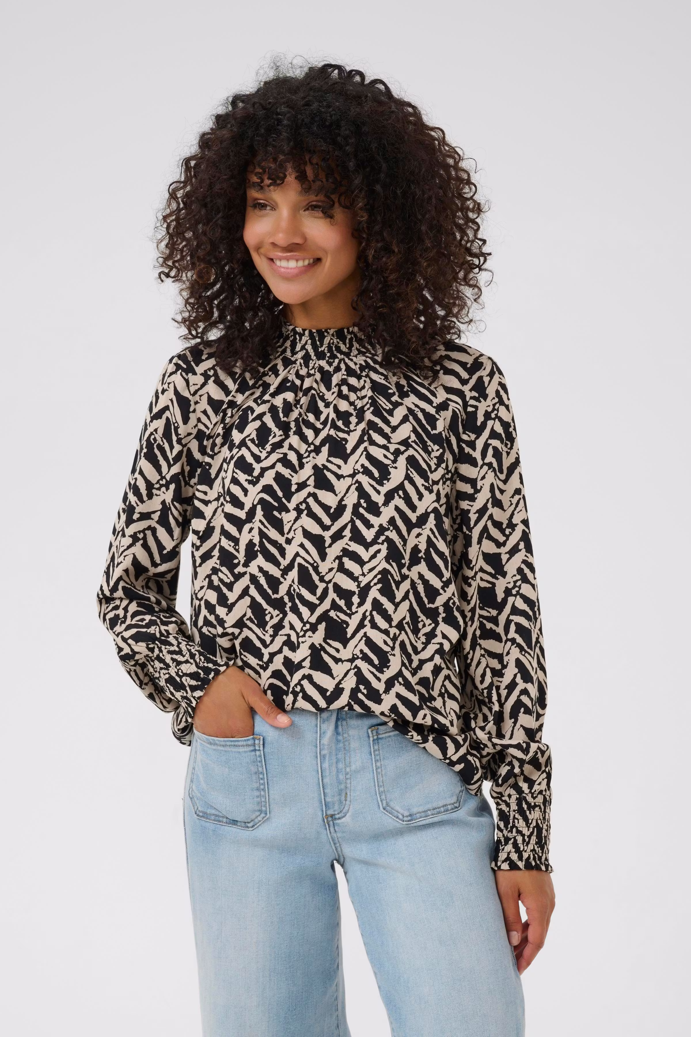 KAdina Bluse LOOKBOOK FRONT 10511294-109001