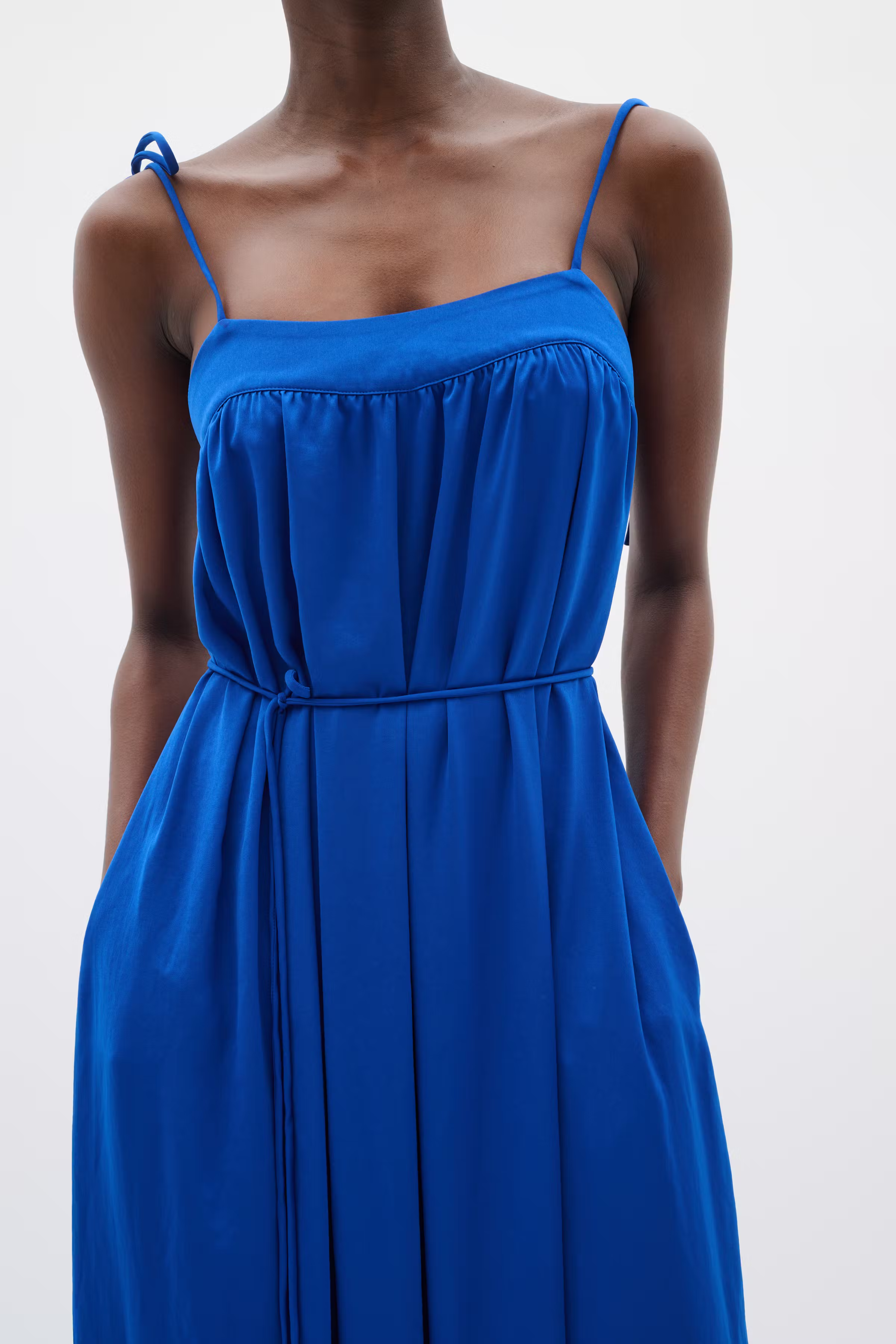 FutoIW Kleid LOOKBOOK DETAIL 30110804-193952