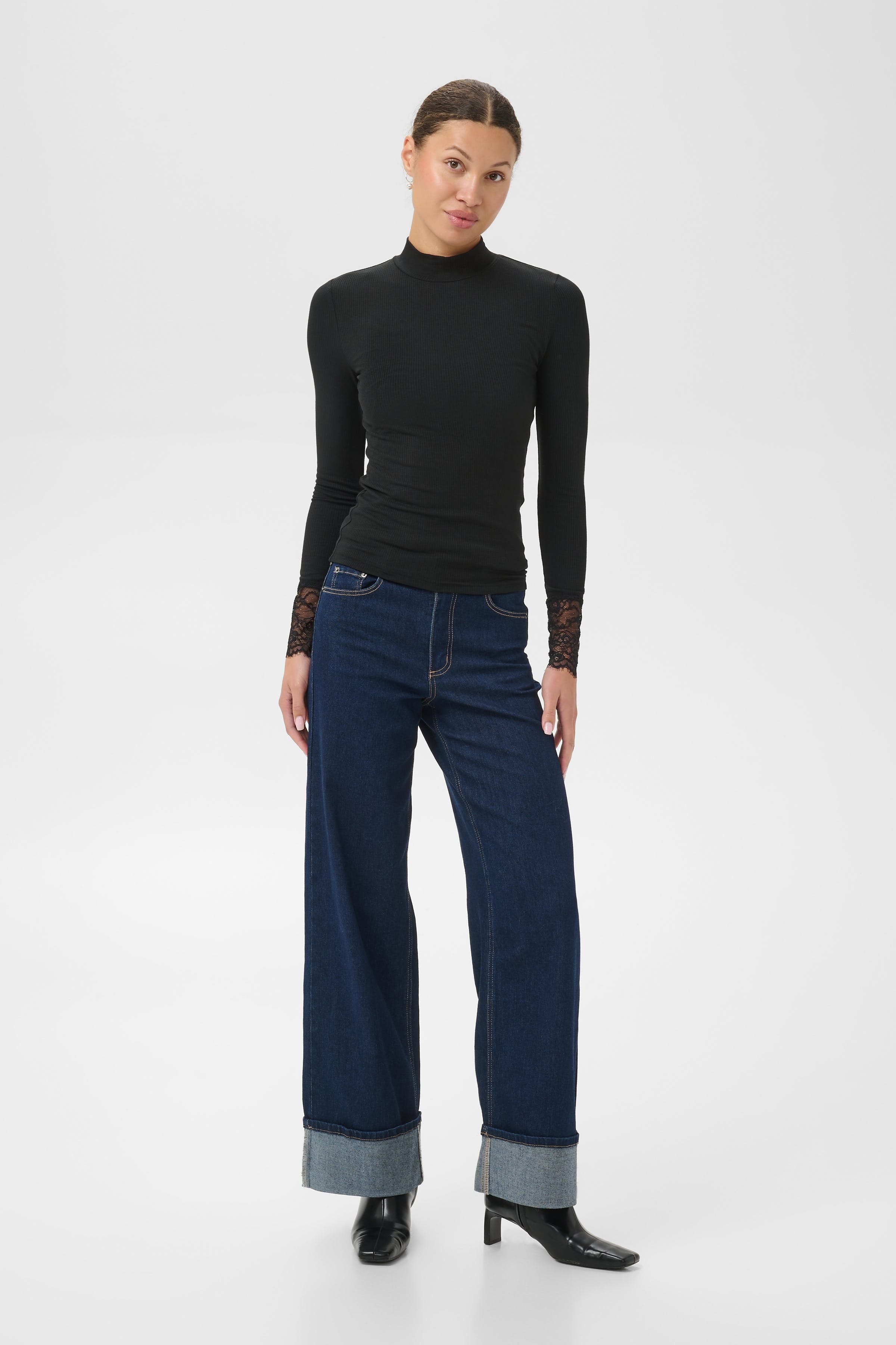 KAomi T-shirt LOOKBOOK FRONT 10511001-100121