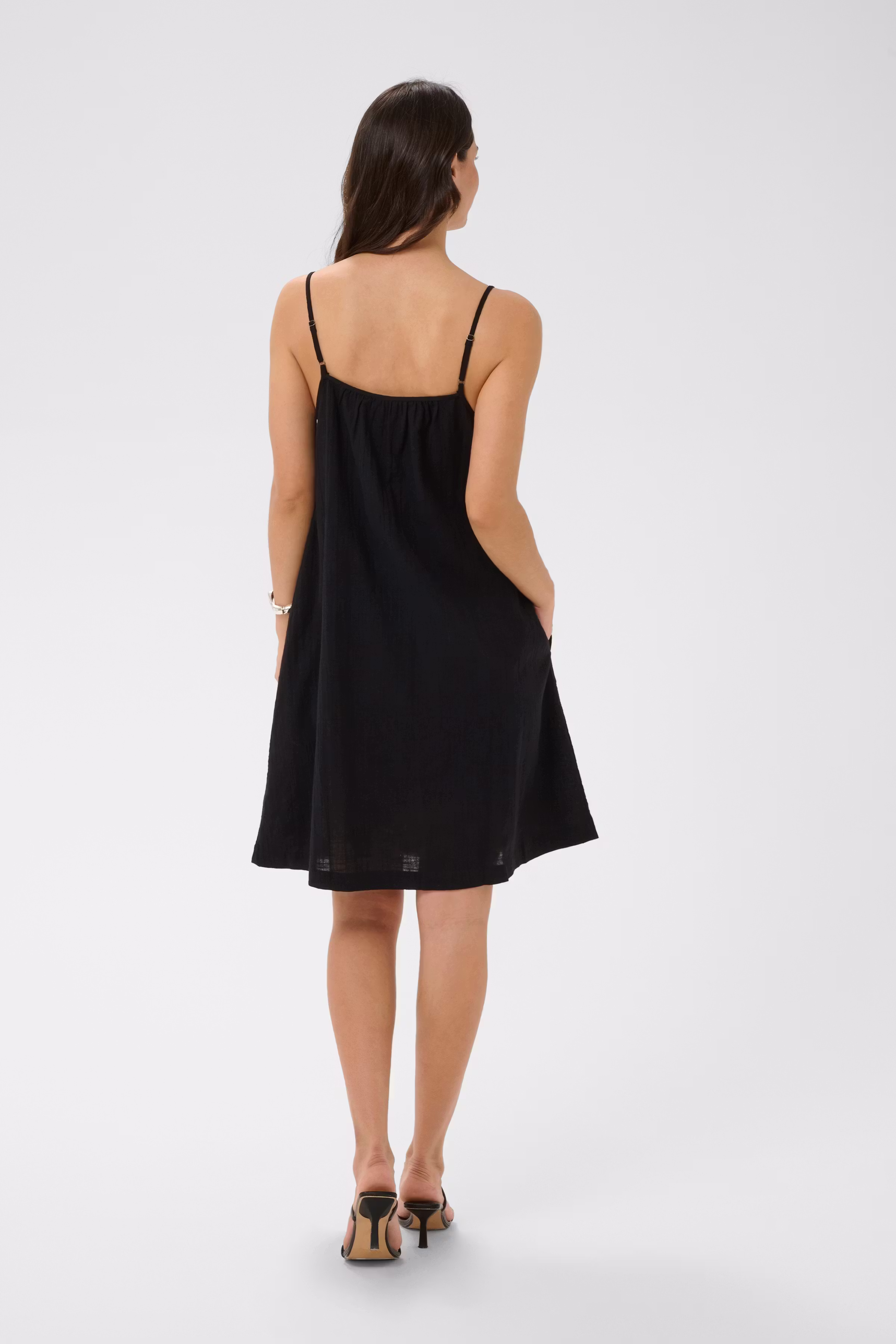 KApauline Kjole LOOKBOOK BACK 10511723-100121