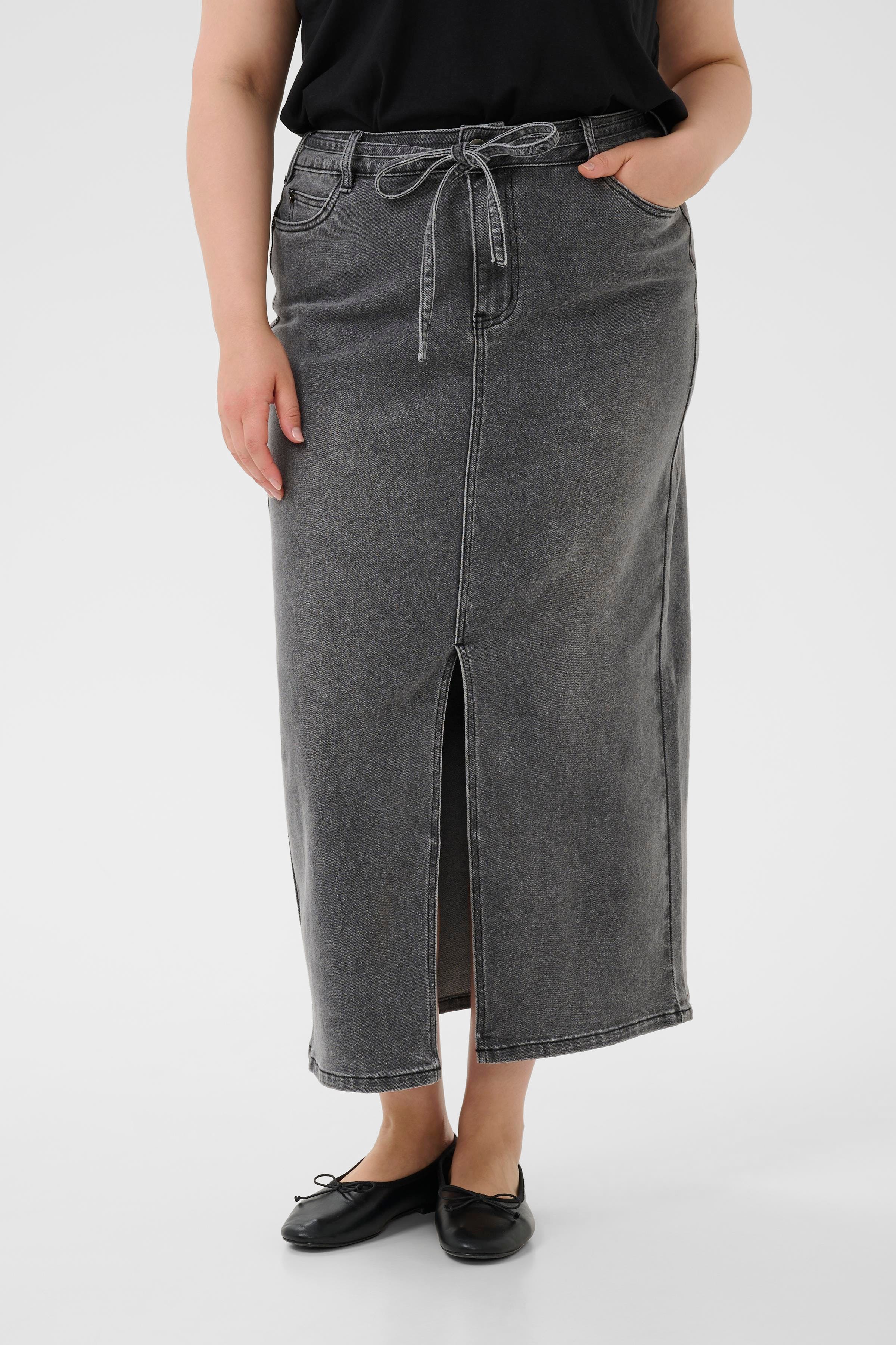 KCally Denim Skirt LOOKBOOK FRONT 10583604-103162