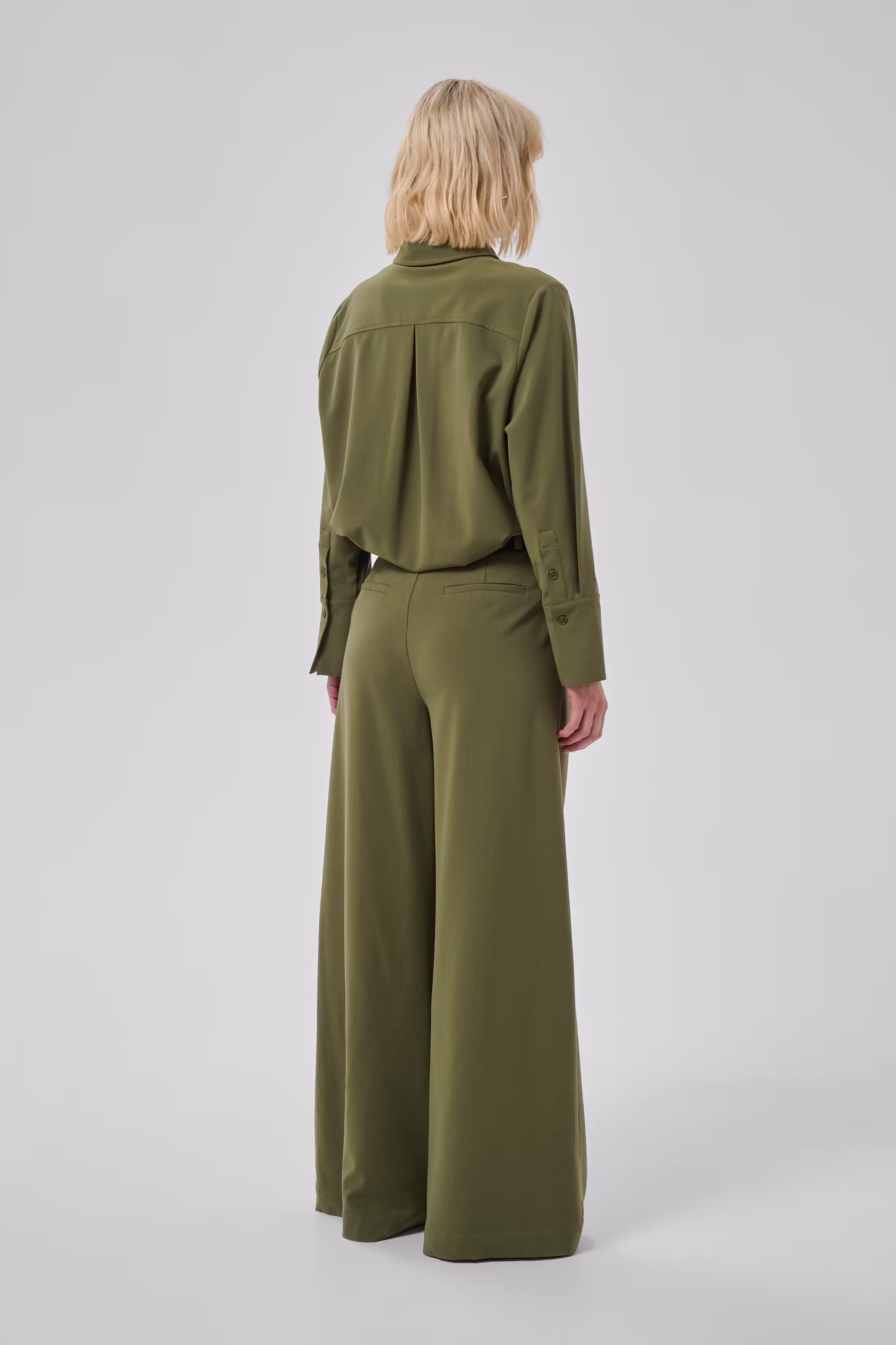MWHace Hose LOOKBOOK BACK 10705652-190515