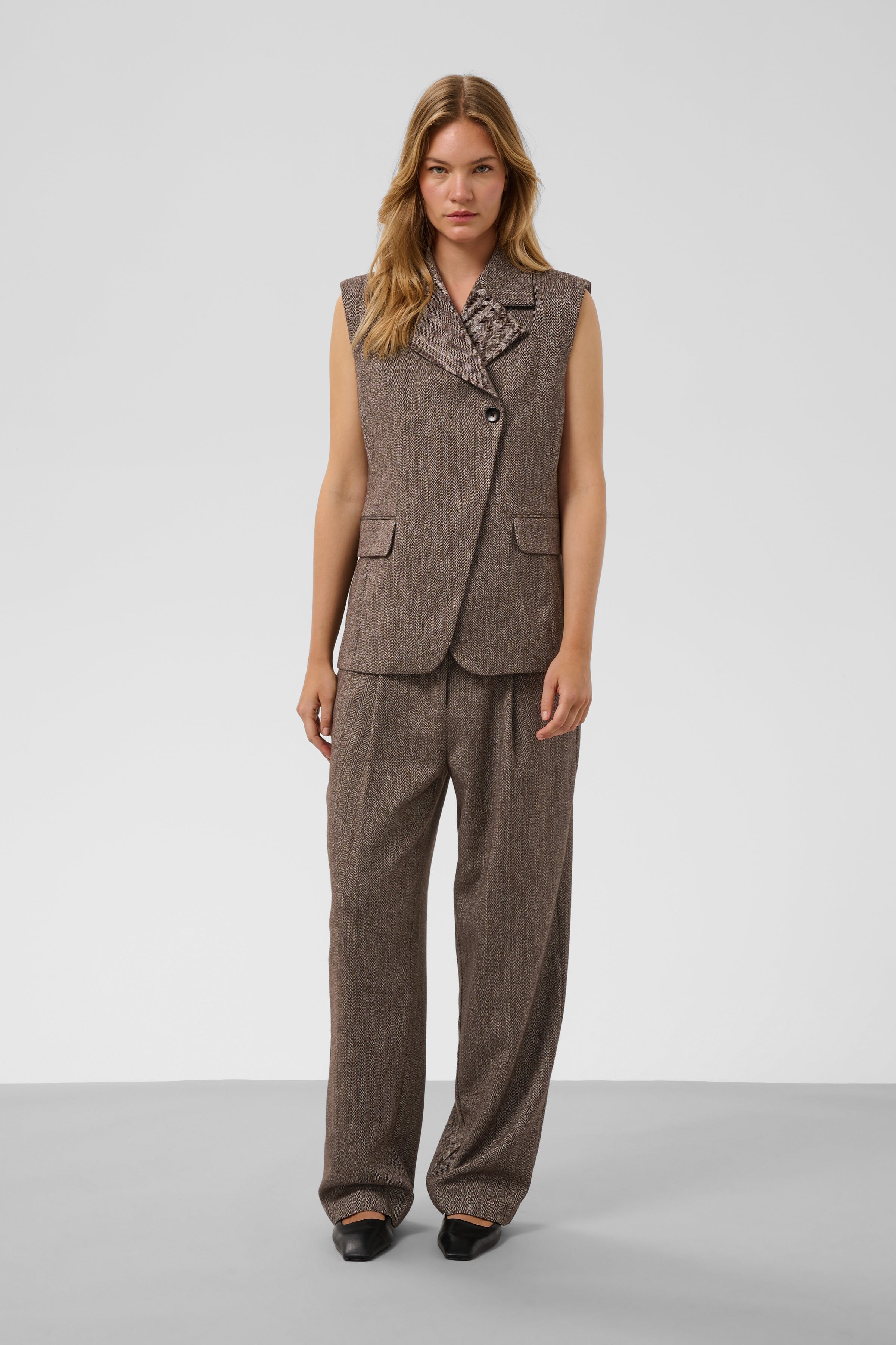 SLKango Trousers LOOKBOOK FRONT 30409492-305270