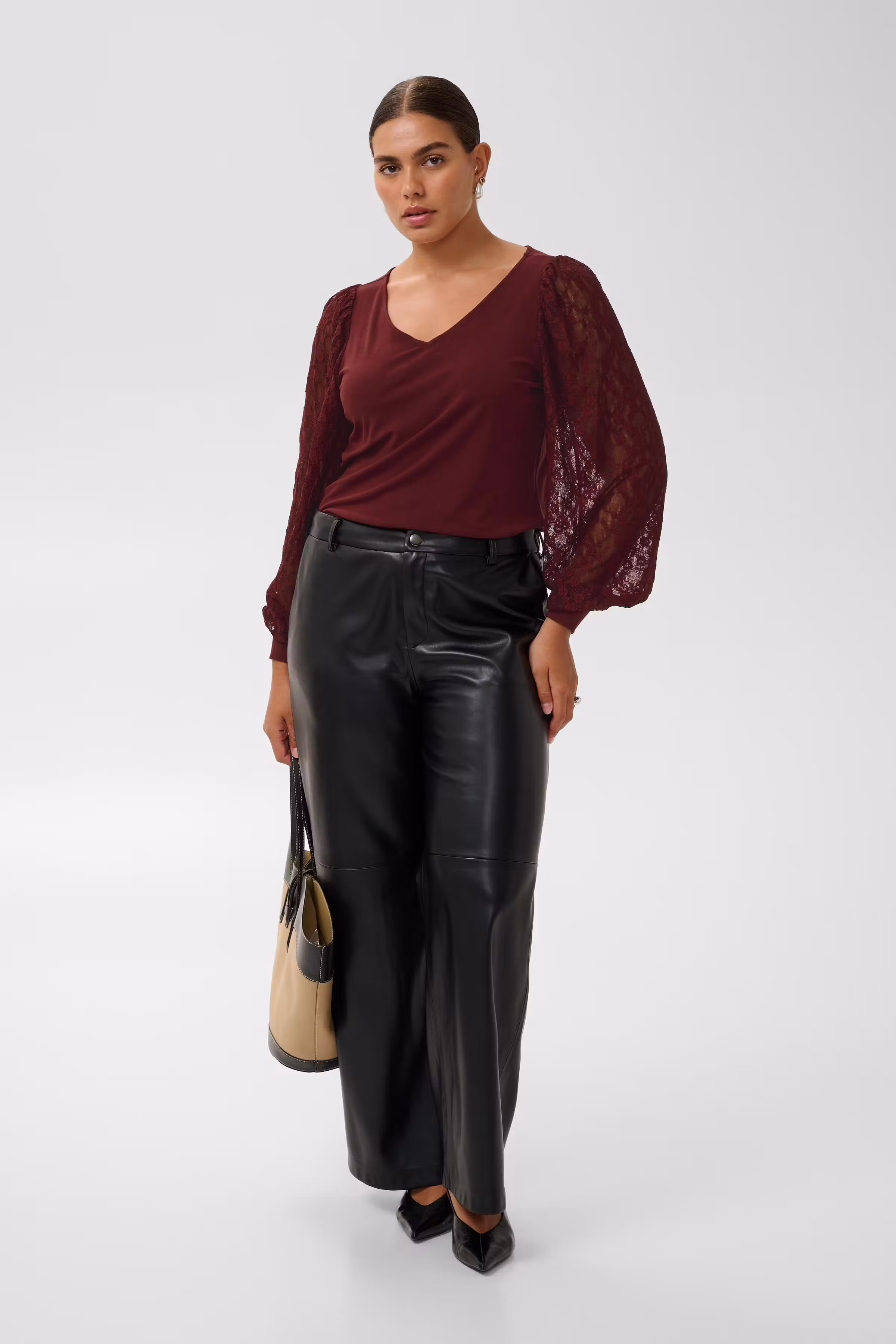 KCleona Blouse LOOKBOOK FRONT 10584591-191525
