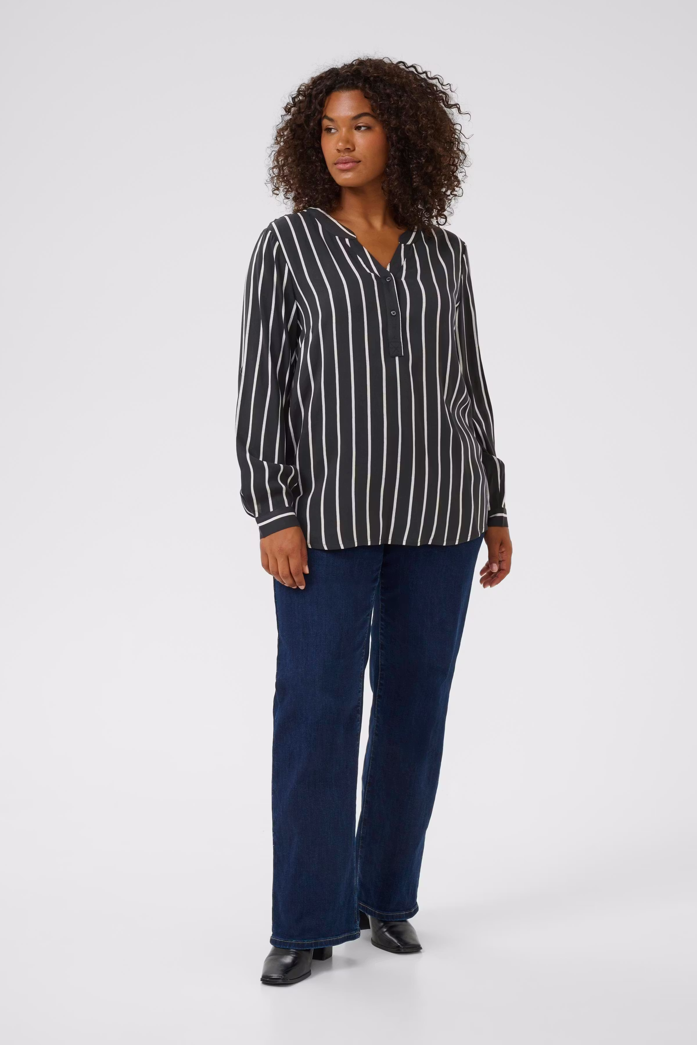 KCsida Blouse LOOKBOOK FRONT 10580350-108466