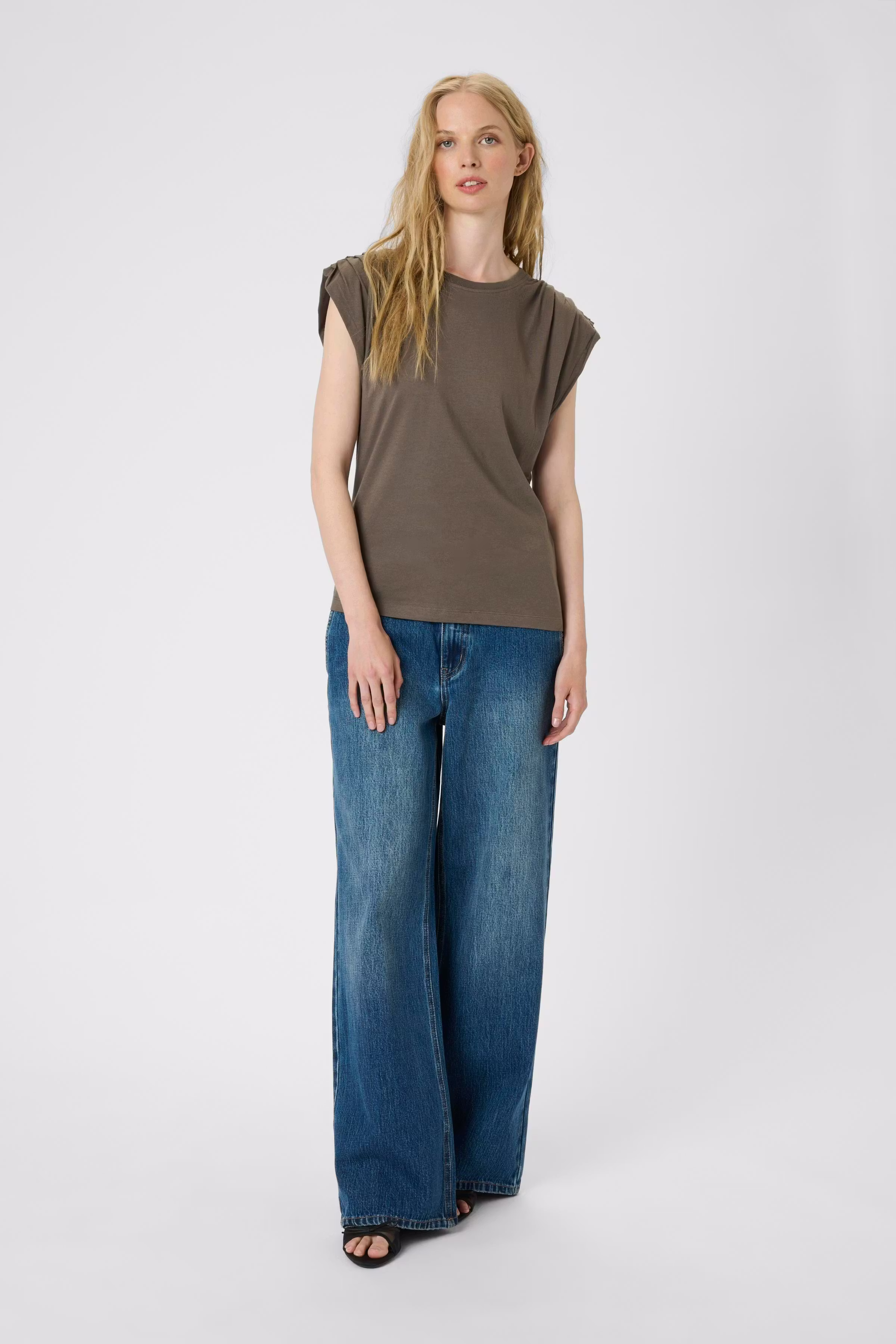 KBAnnie T-shirt LOOKBOOK FRONT 10105554-181304