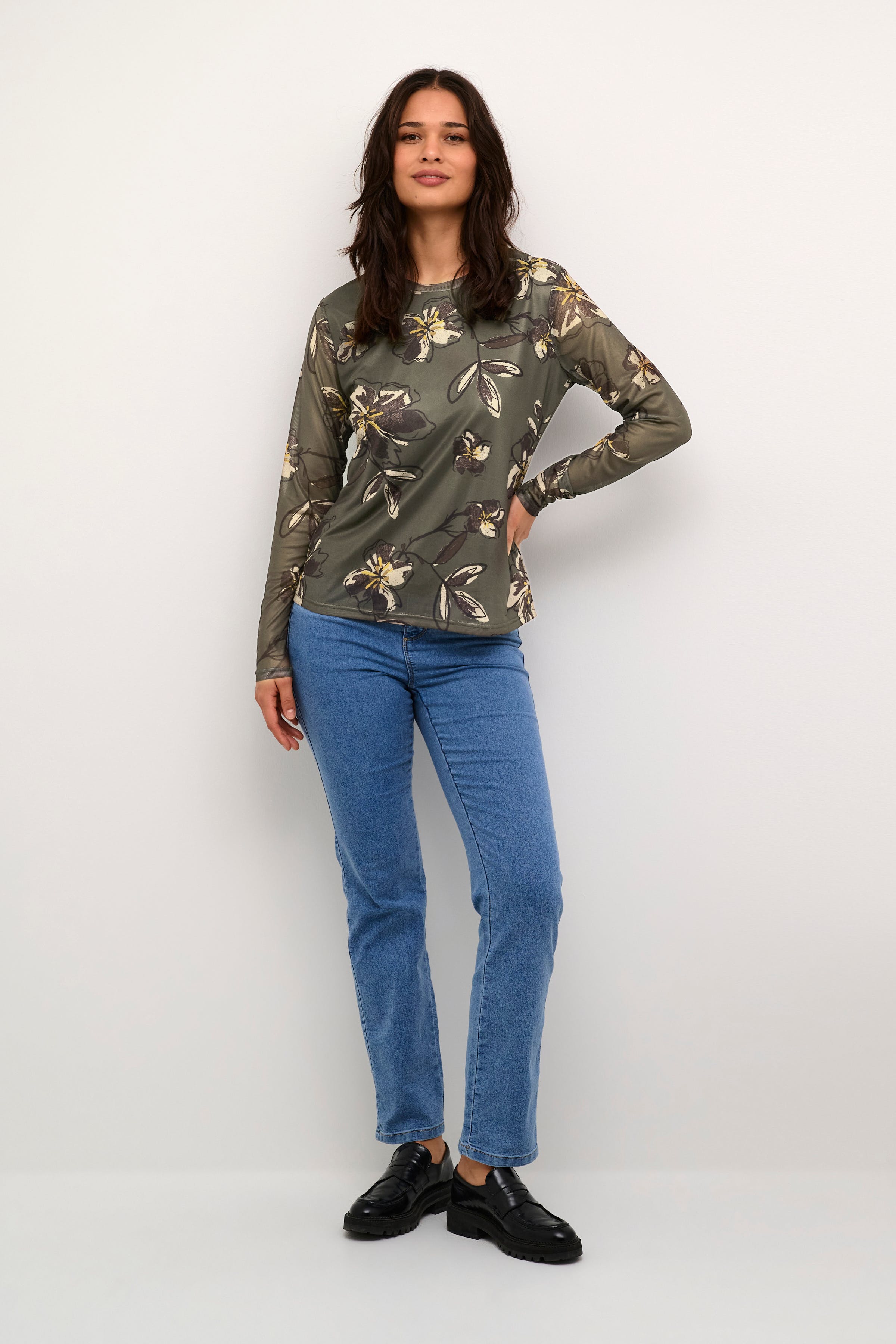 BPjuliane Bluse LOOKBOOK FRONT 10590631-105620B