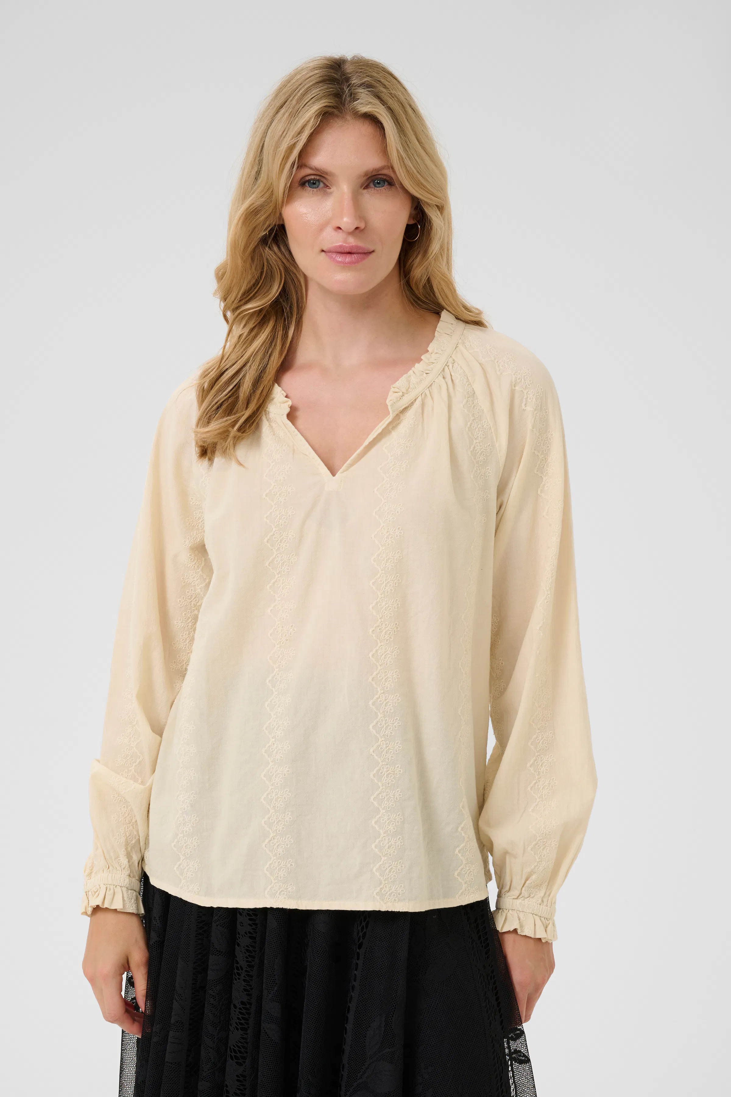 CRSienna Bluse LOOKBOOK FRONT 10613345-130401