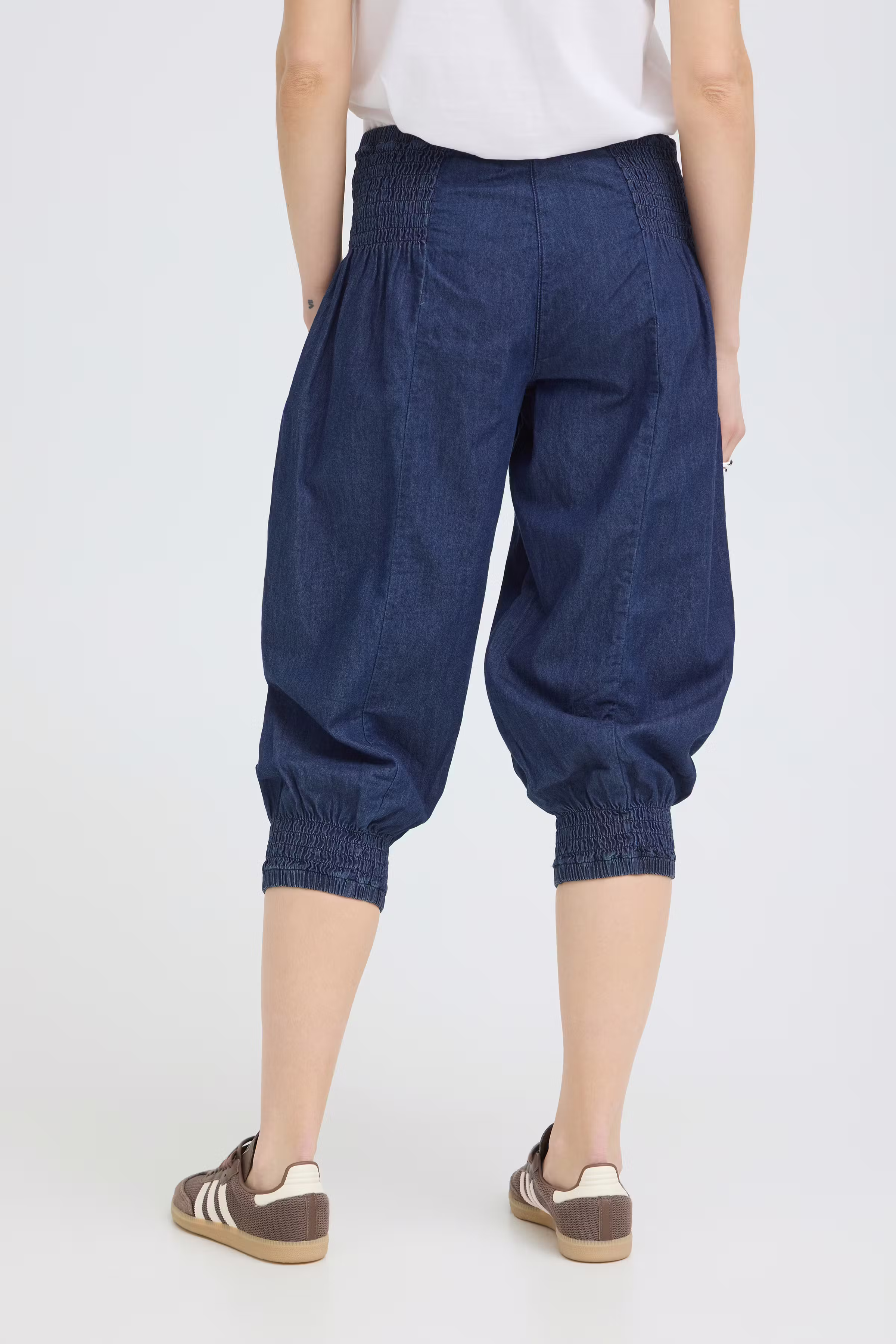 PZJILL Capri pants LOOKBOOK BACK 50210771-200002