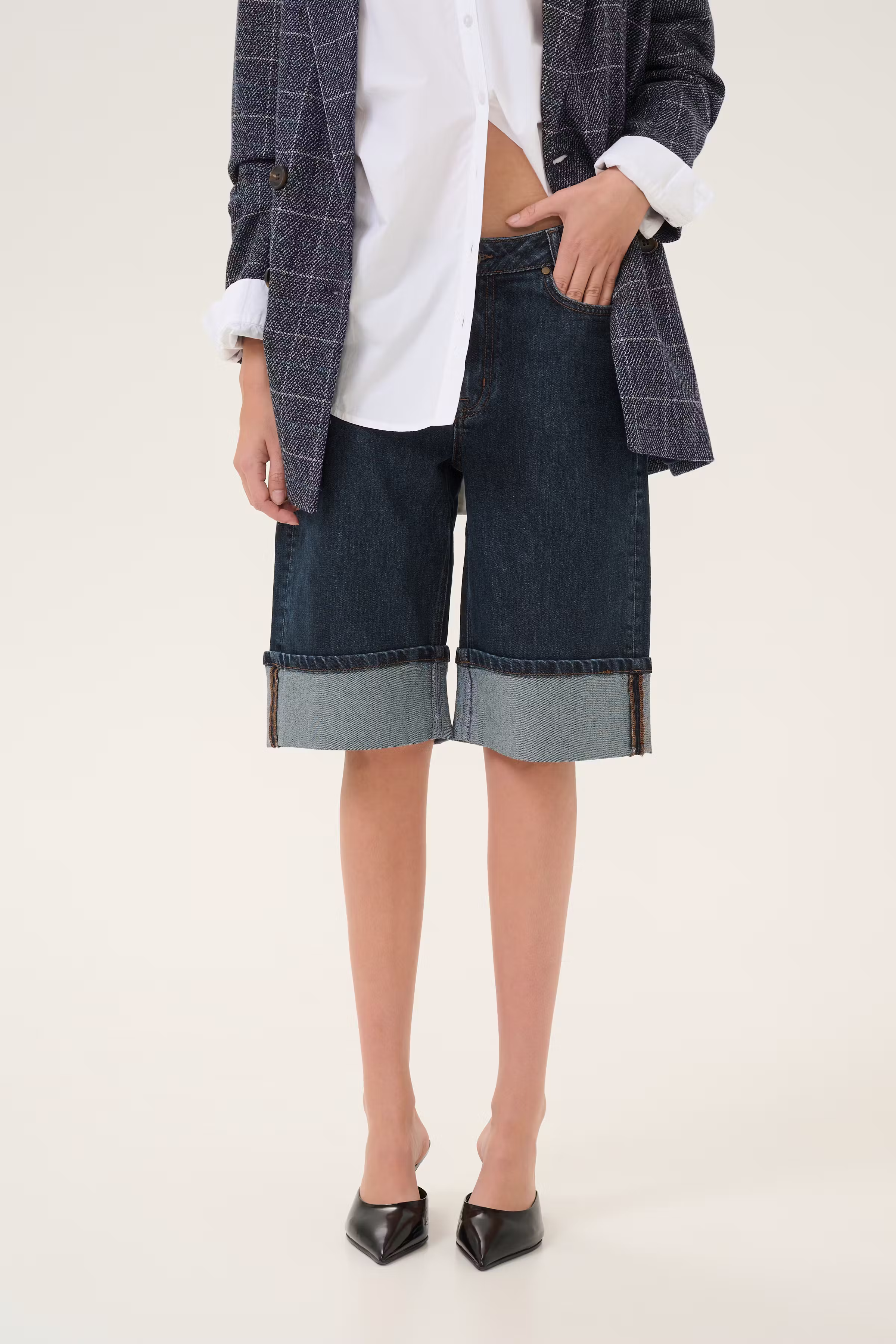 DalviMW Jorts LOOKBOOK FRONT 10705040-100067