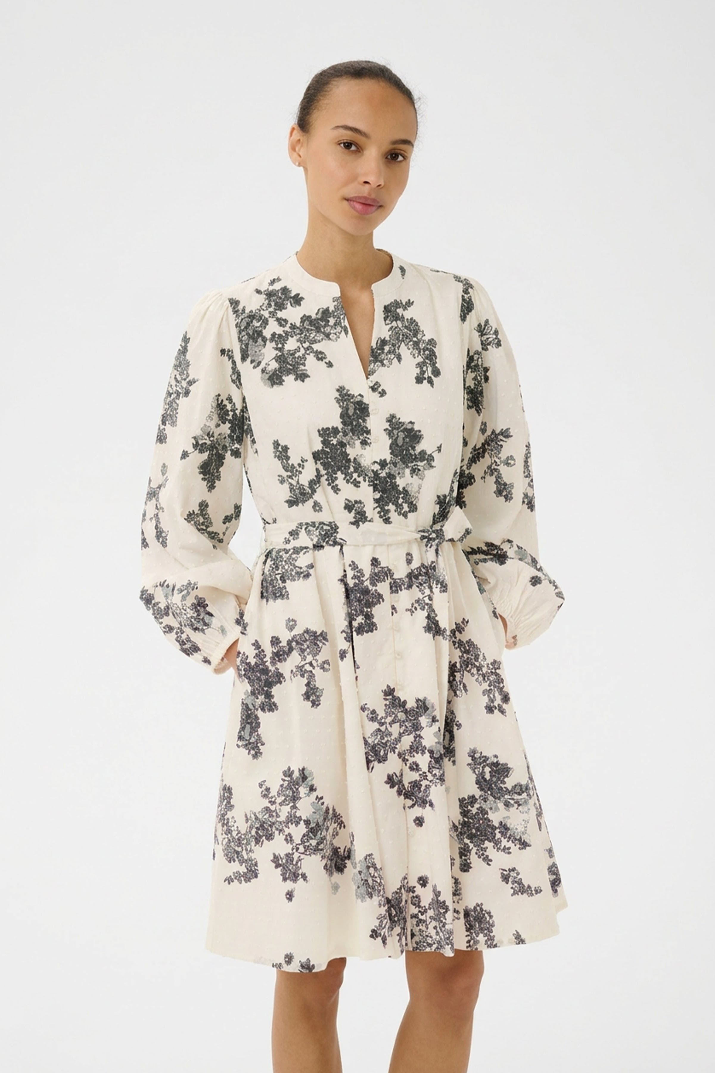 AviraPW Klänning LOOKBOOK FRONT 30310662-305130