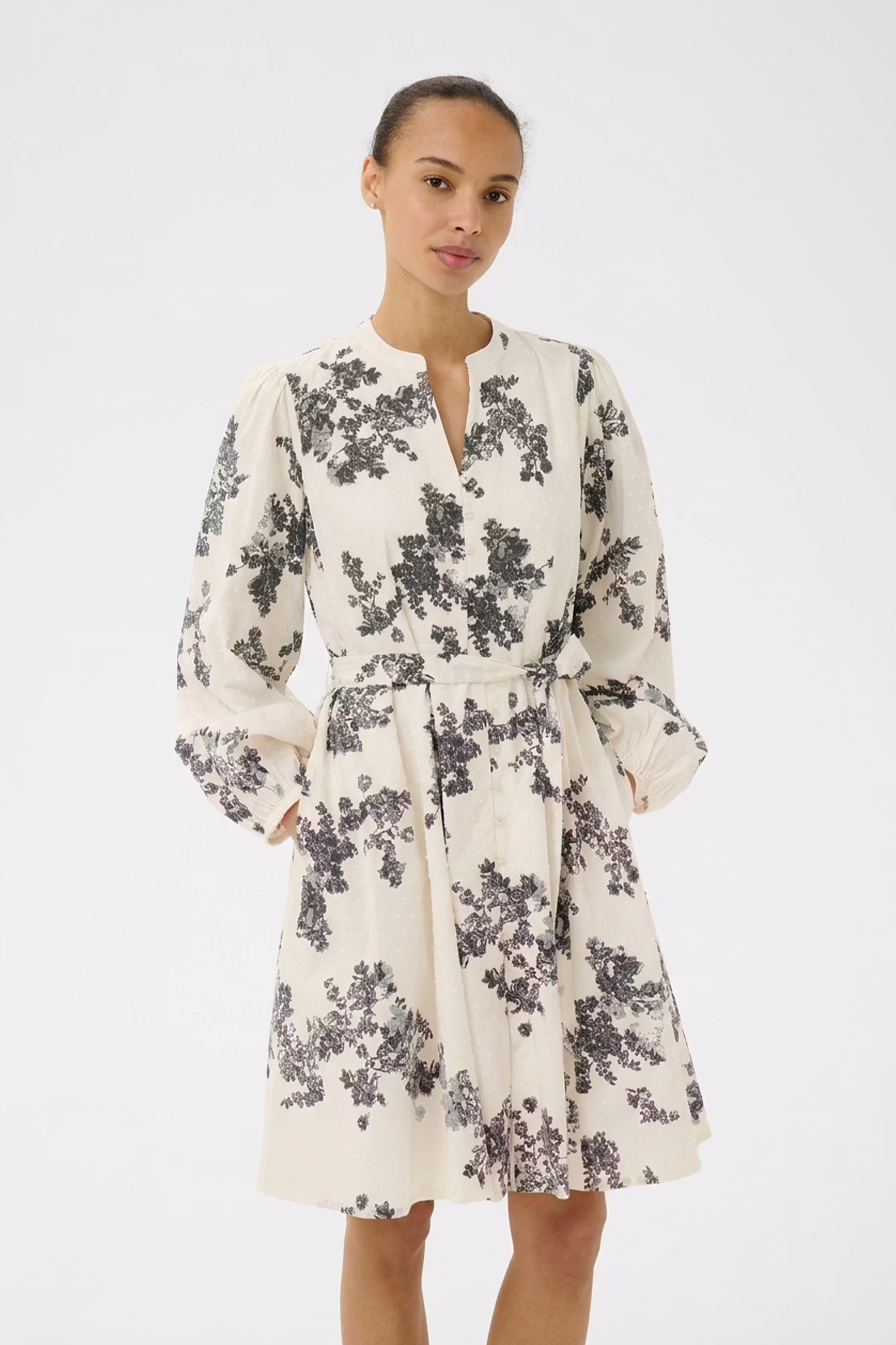 AviraPW Klänning LOOKBOOK FRONT 30310662-305130