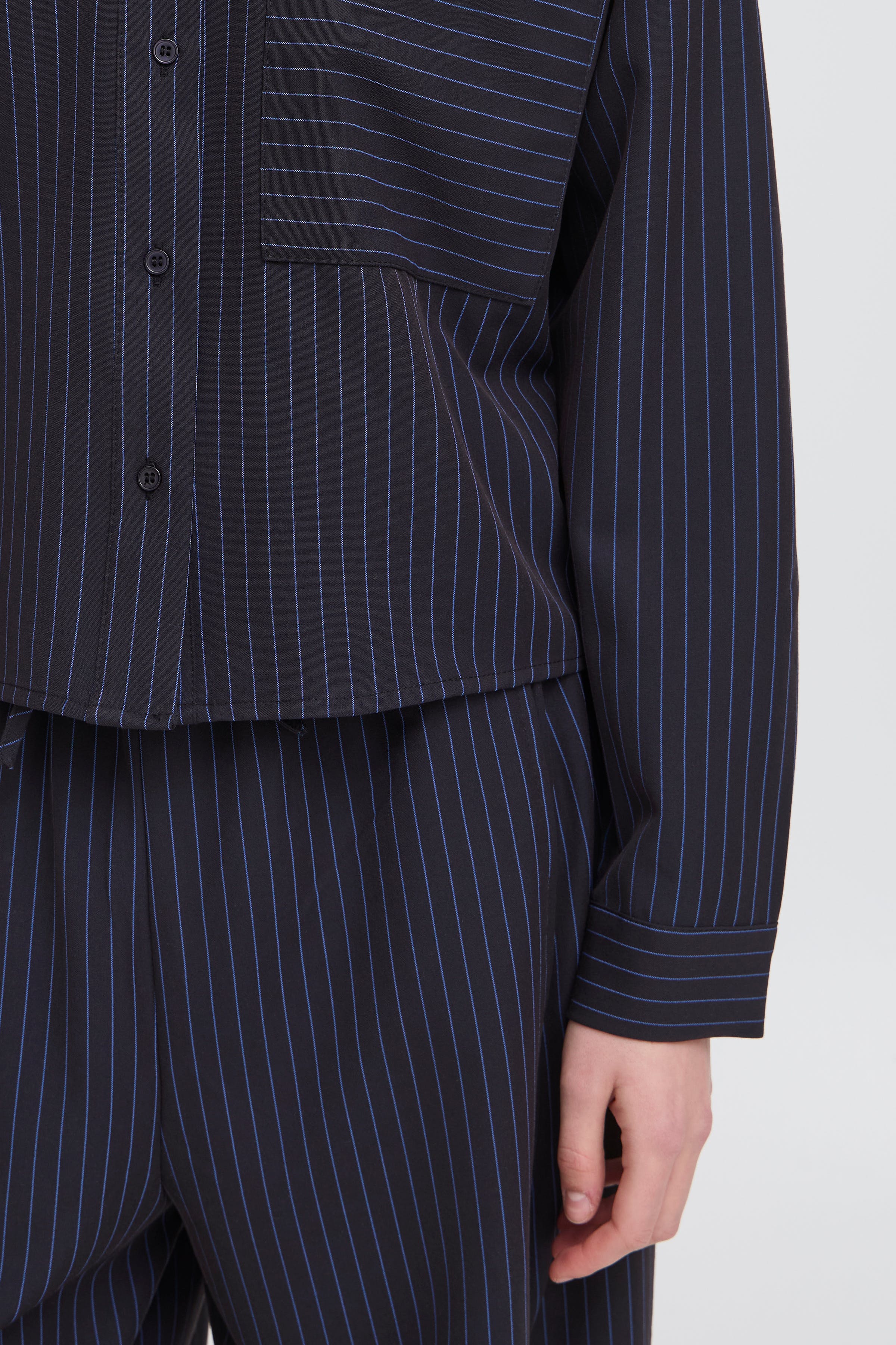 IXTRINE shirt LOOKBOOK DETAIL 20123489-194020