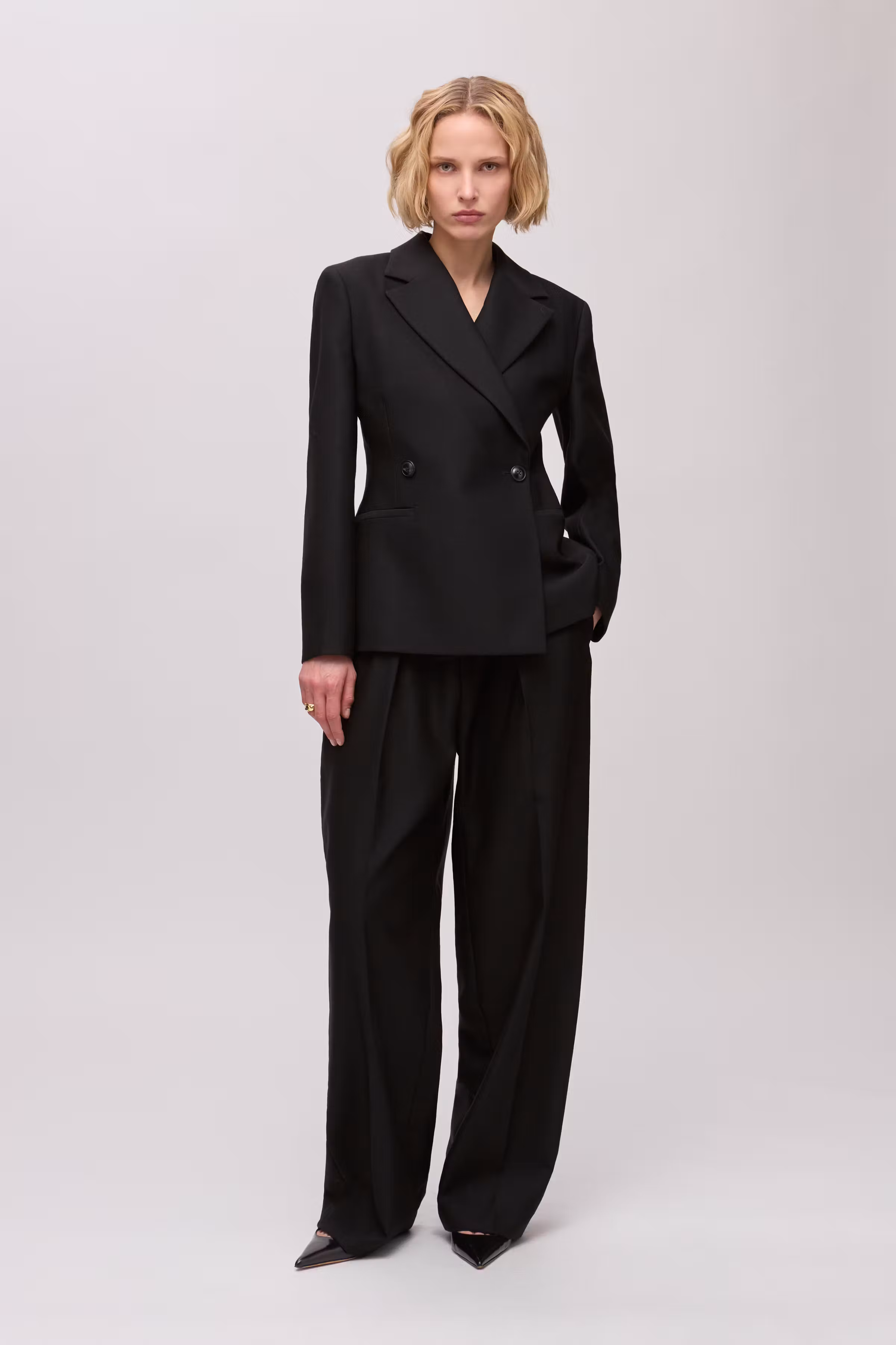 IOJolene Blazer LOOKBOOK FRONT 30600129-BK999
