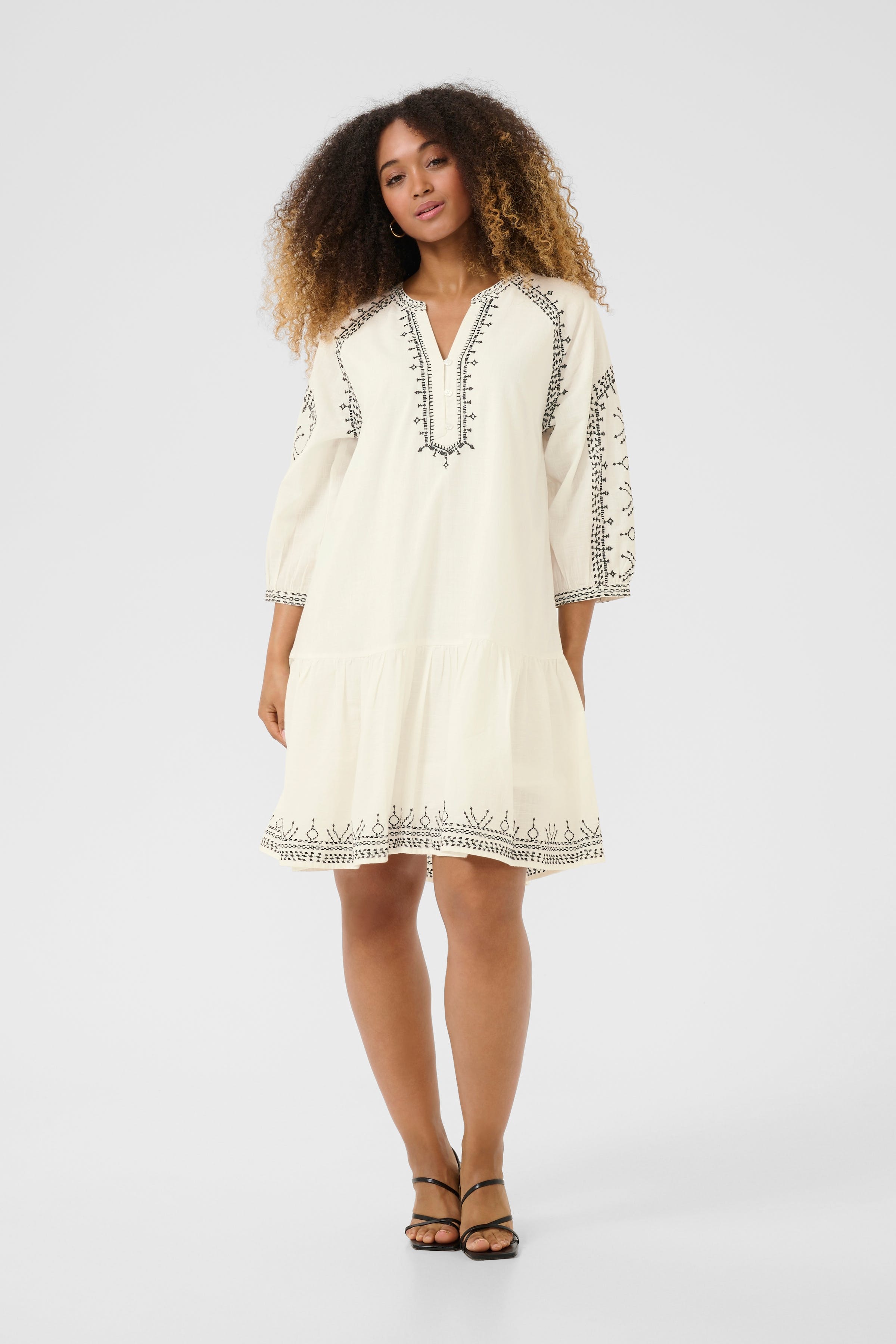 CRSara Kleid LOOKBOOK FRONT 10613620-108202