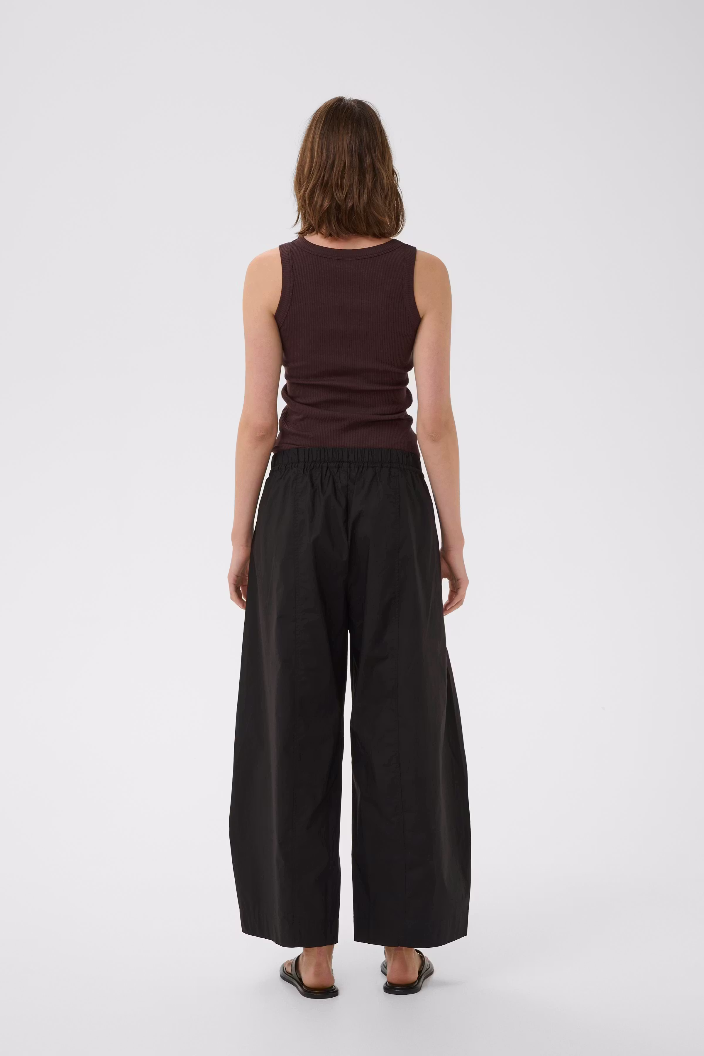 RAVENIW Hose LOOKBOOK BACK 30112504-194008