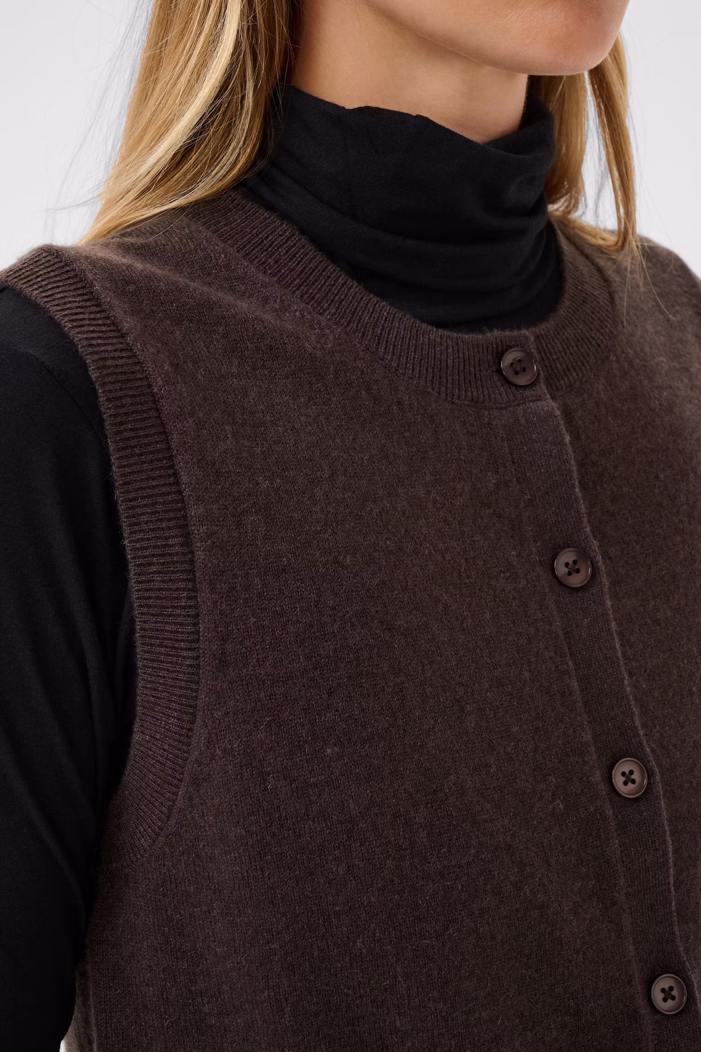 CaniaPW Vest LOOKBOOK DETAIL 30310872-1911061