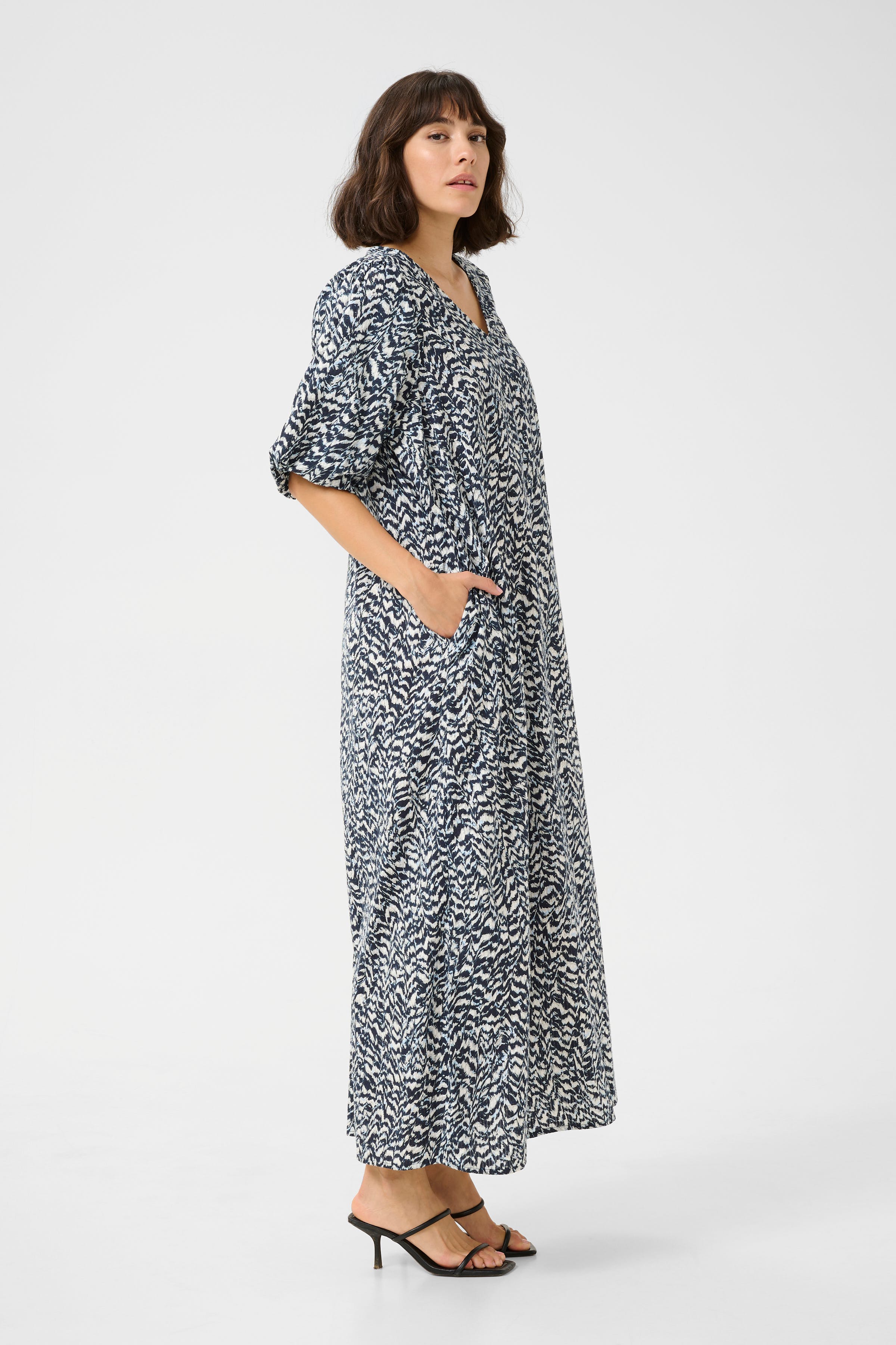 KAruffalo Kleid LOOKBOOK FRONT 10509920-107426