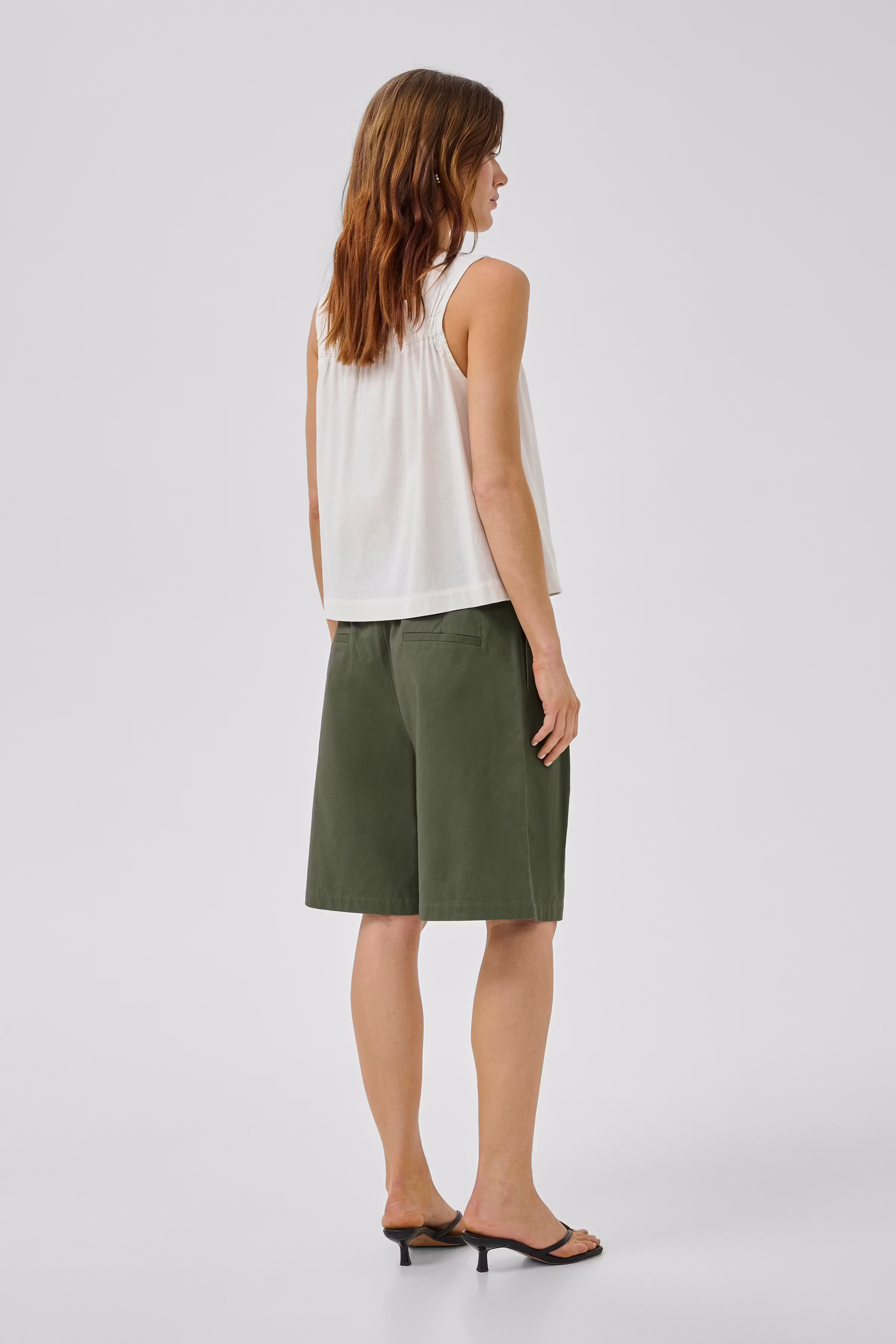 MWGisva Bermuda shorts LOOKBOOK BACK 10705564-109489