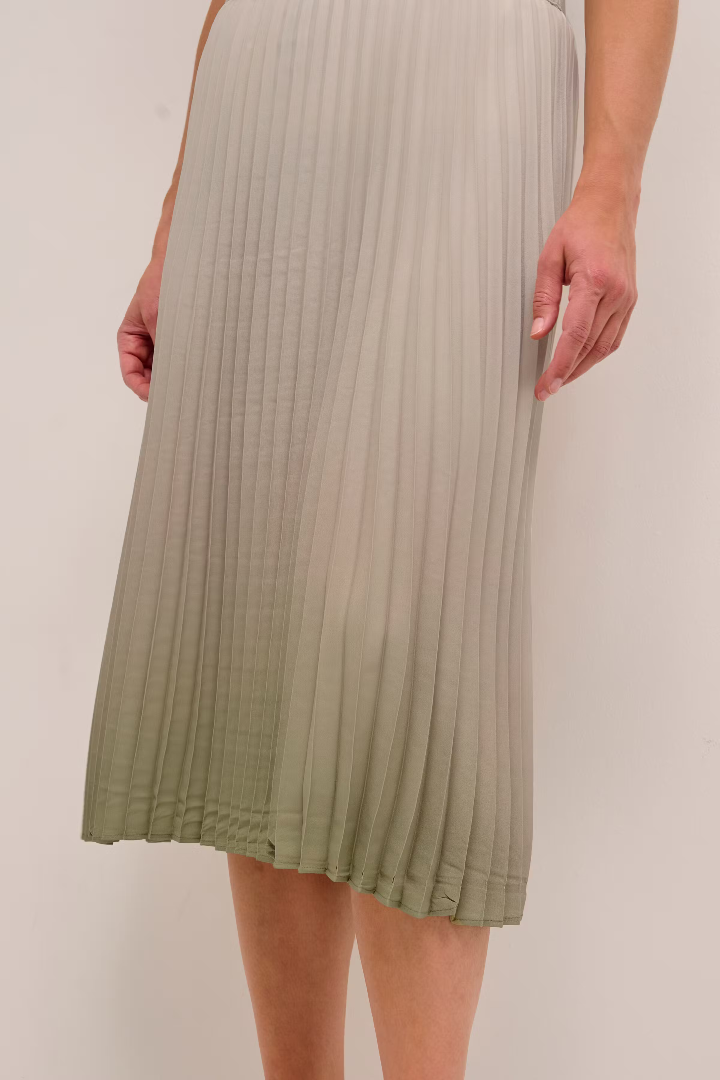 CRLeva Jupe LOOKBOOK DETAIL 10609594-104147