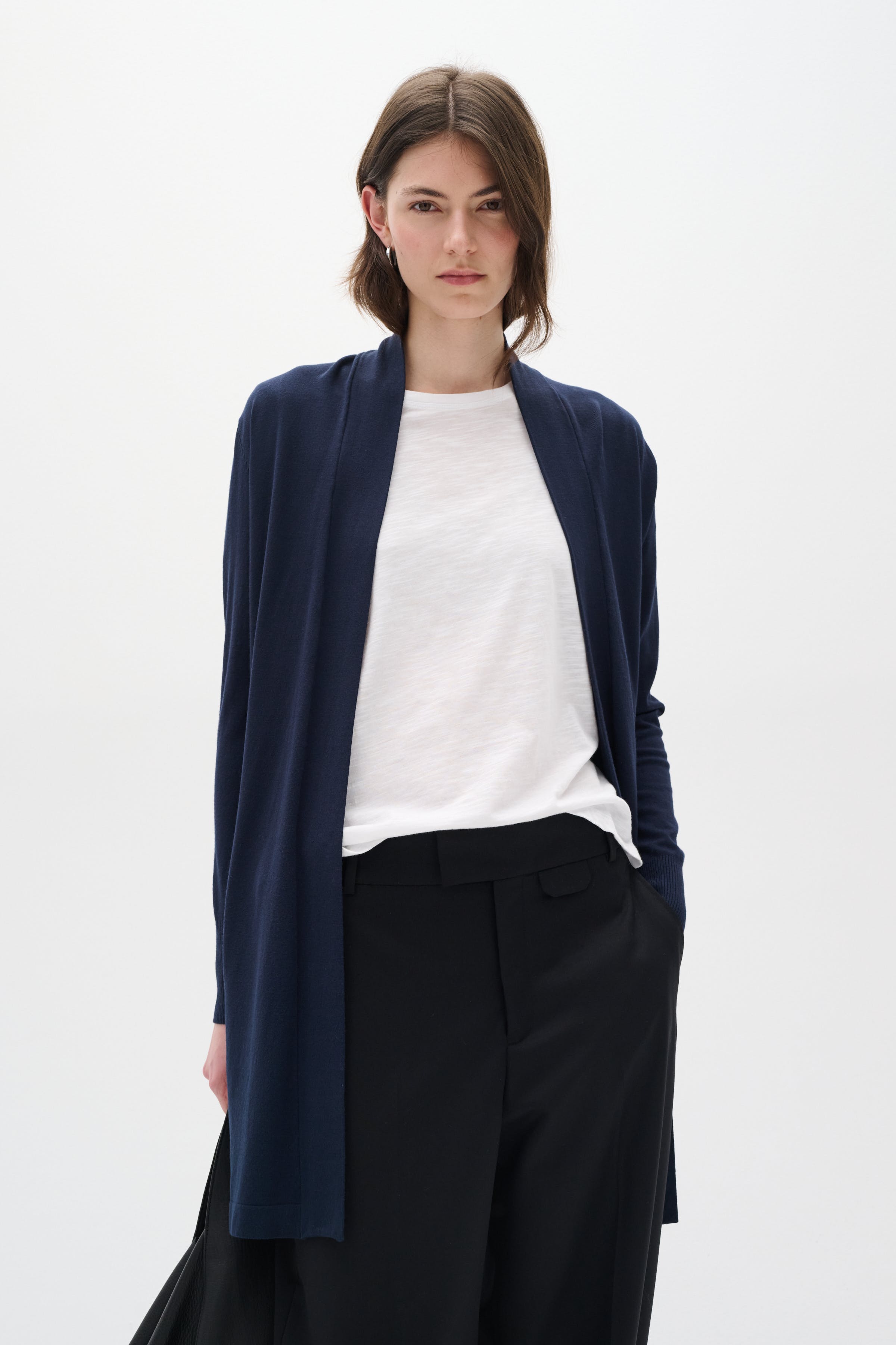 ReneeIW Vest LOOKBOOK FRONT 30100787-10299