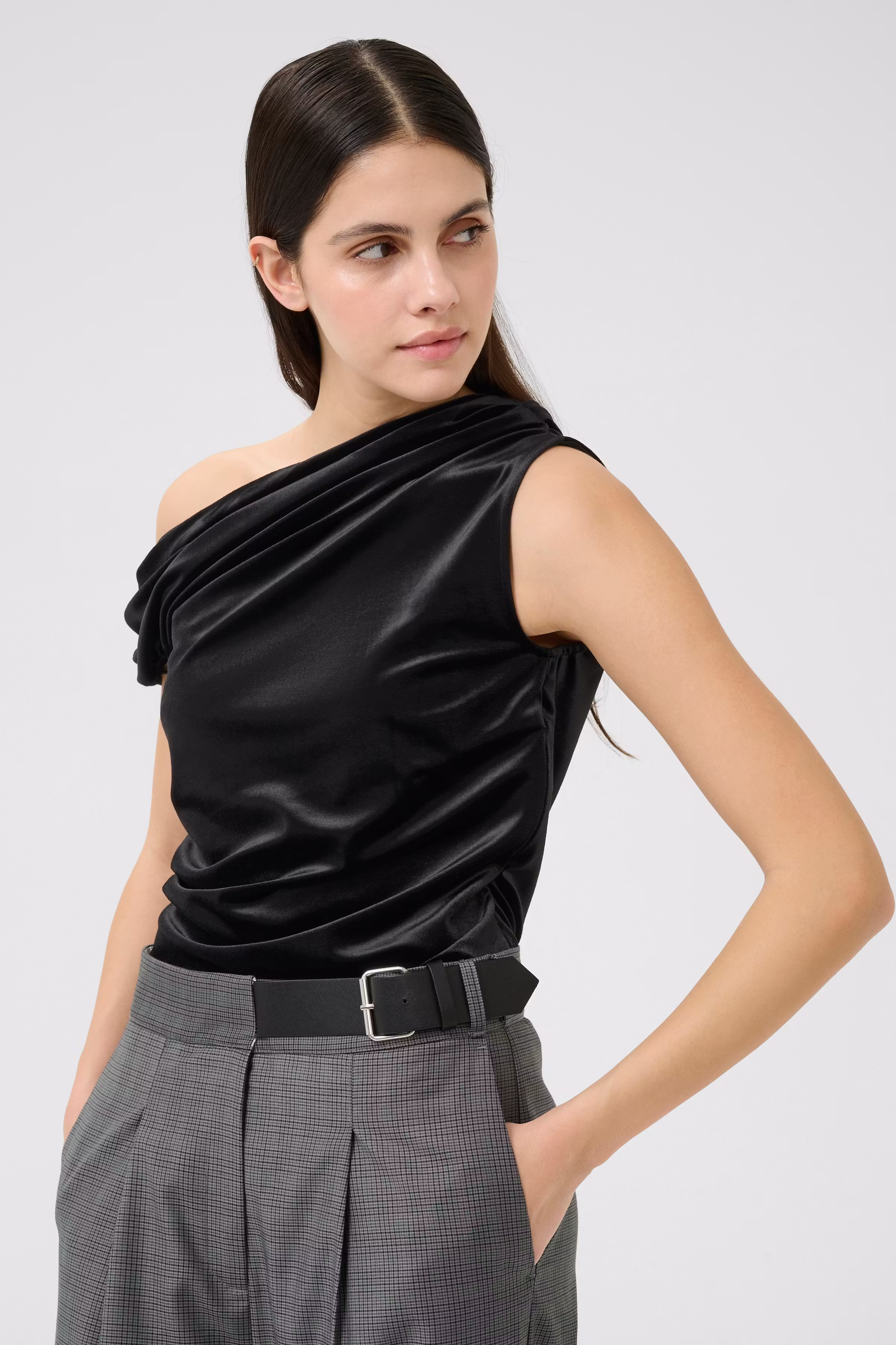 KBCecilia Topp LOOKBOOK FRONT 10105698-194008