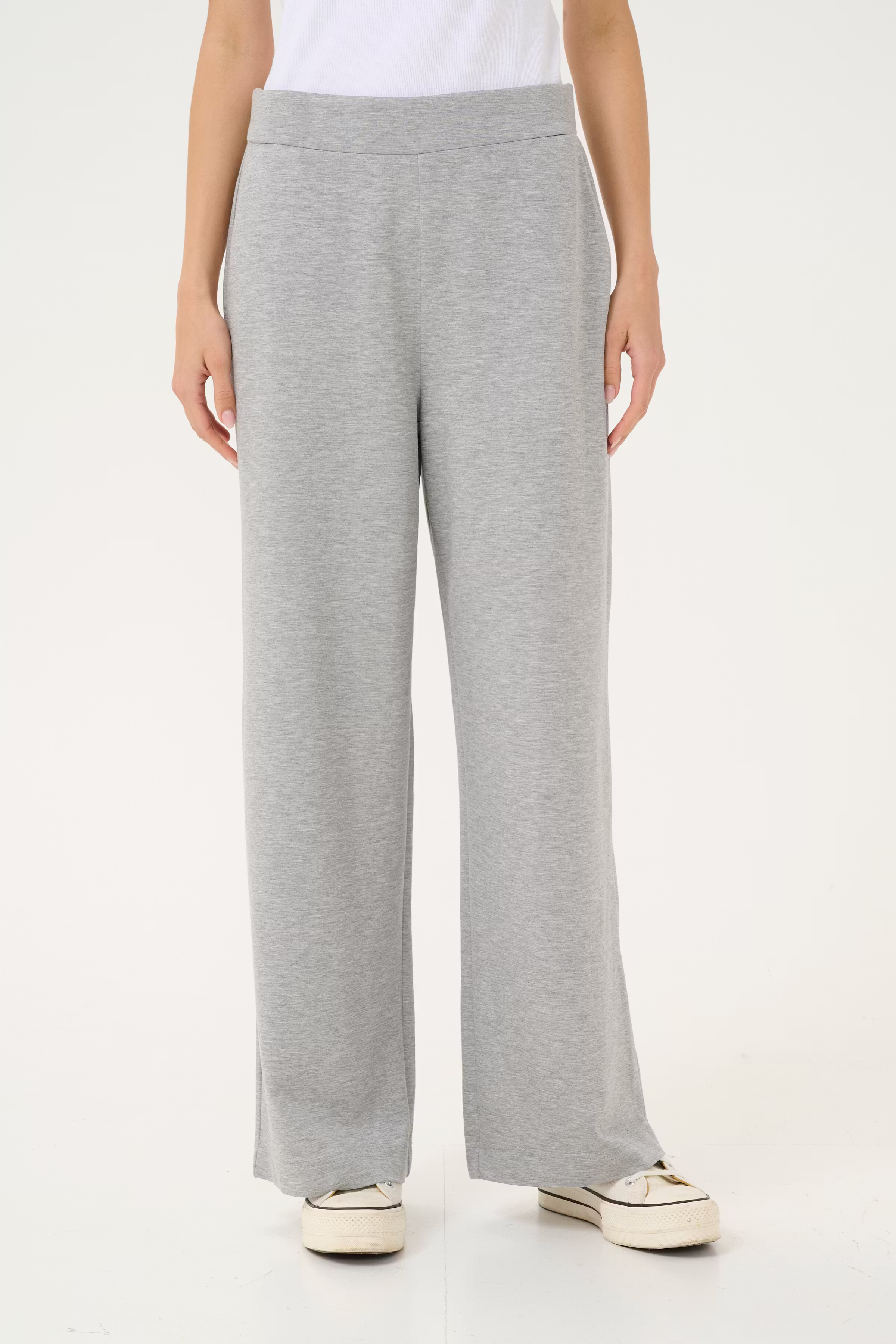 BPadona Trousers LOOKBOOK FRONT 10590858-100123B