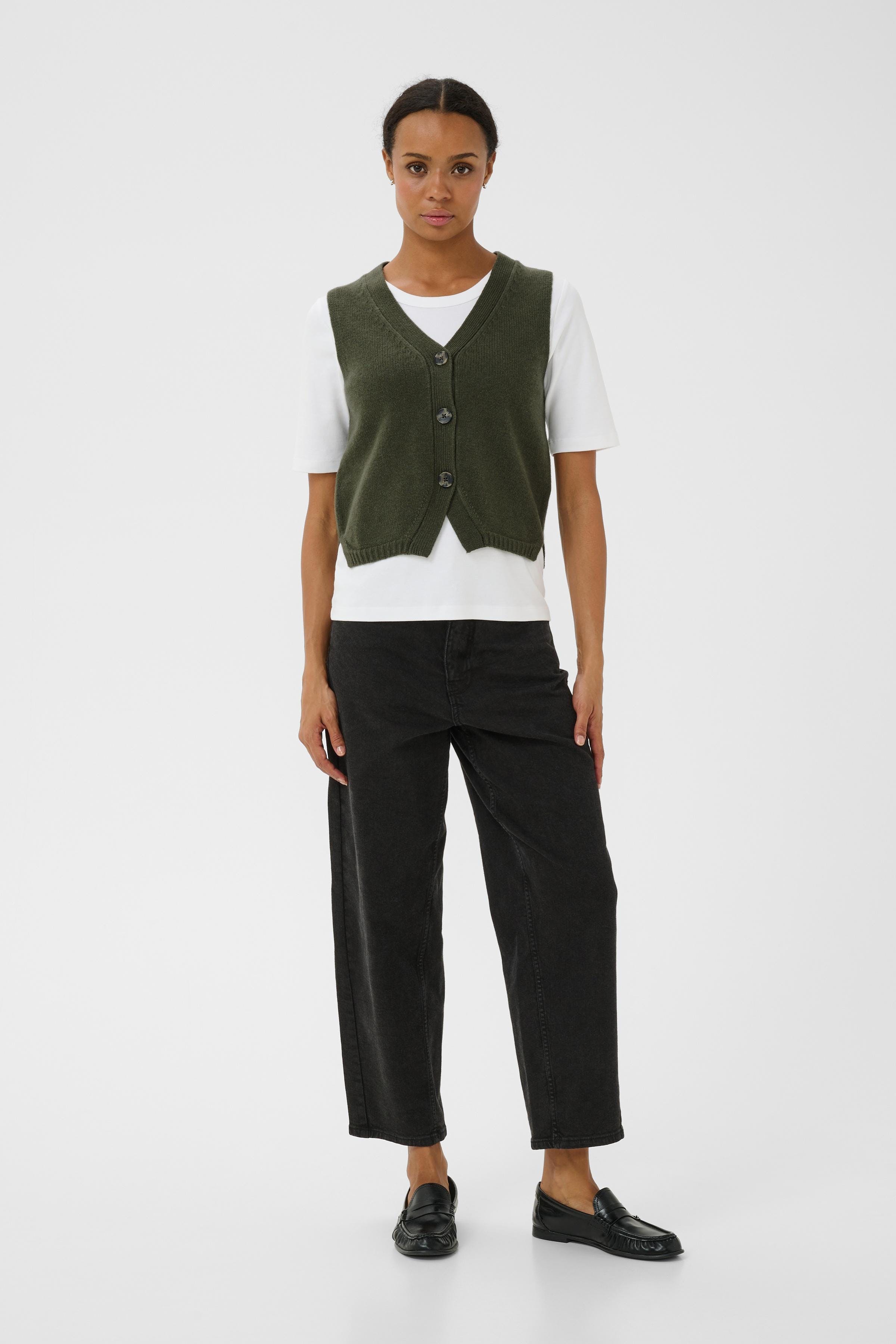 SylvaPW Waistcoat LOOKBOOK FRONT 30310052-190312