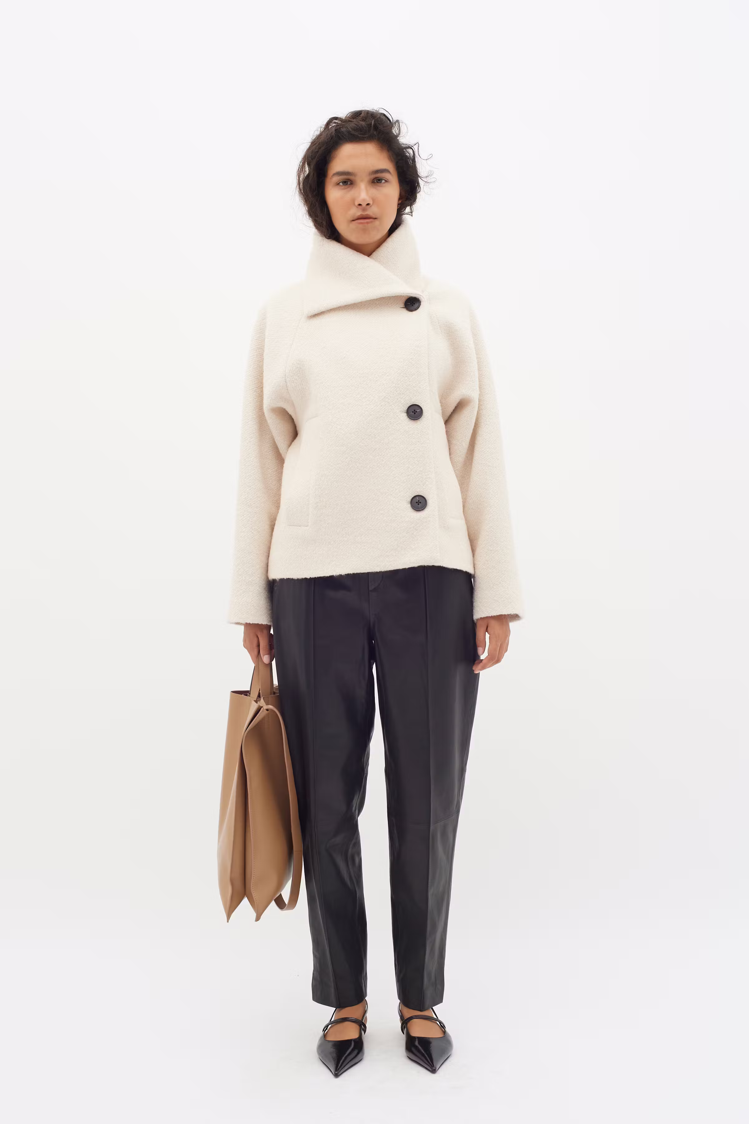 TanayIW Kurzer Mantel LOOKBOOK FRONT 30109493-120601